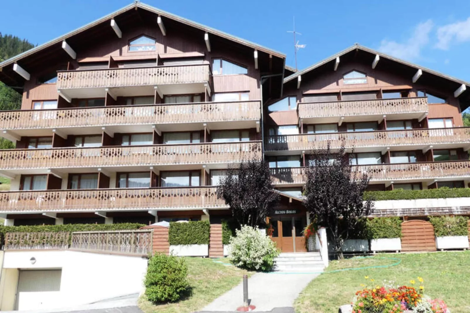Appartements à La Clusaz-Buitenkant zomer