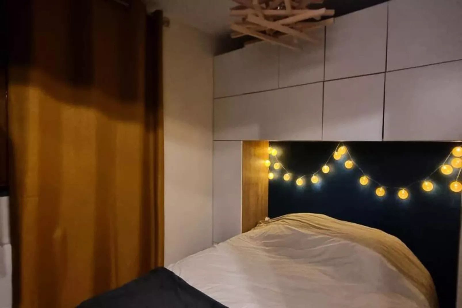 Résidence Les Perthuis-Buitenkant zomer