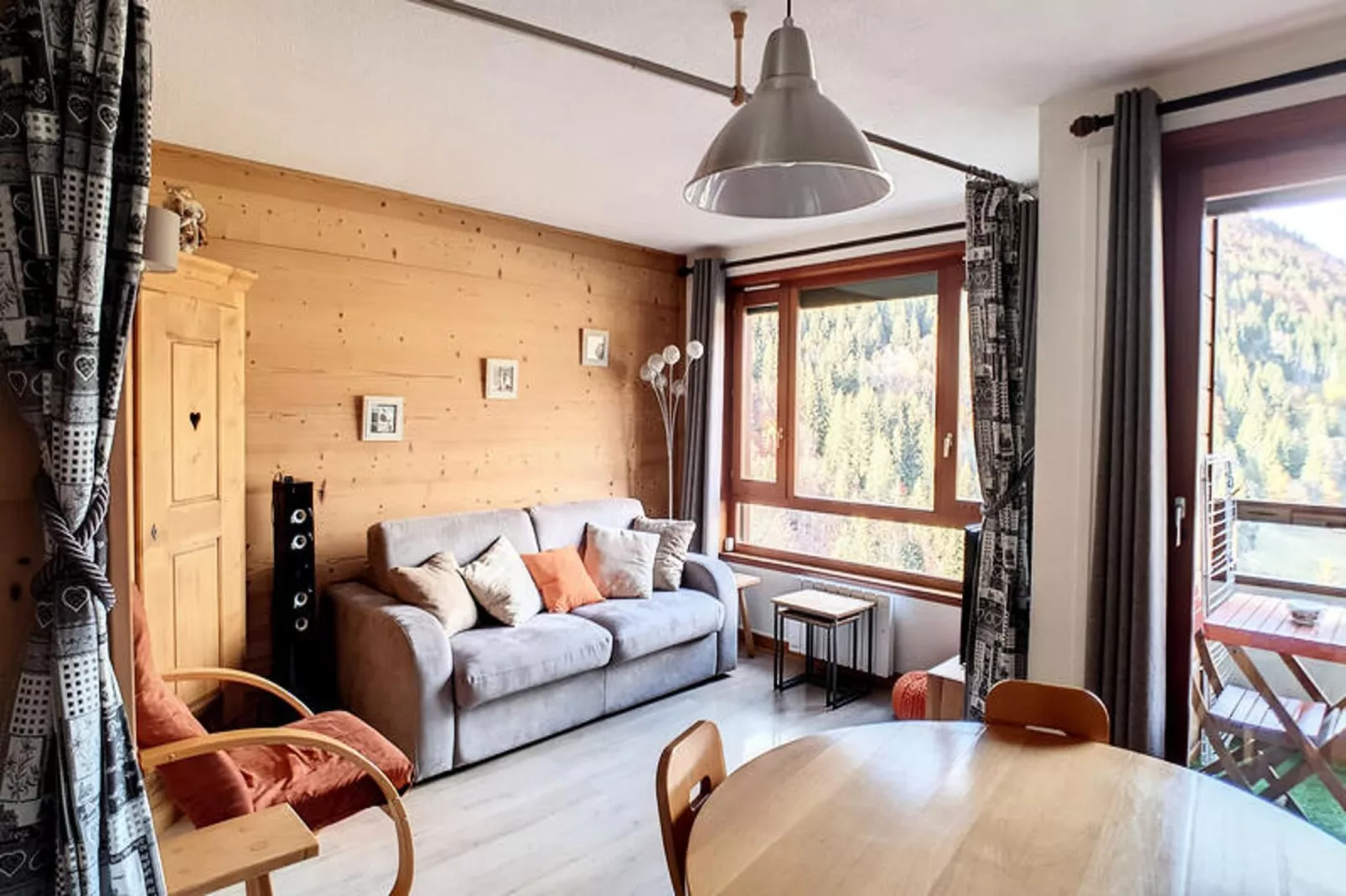 Appartements à Saint Jean d'Aulps-Eetkamer