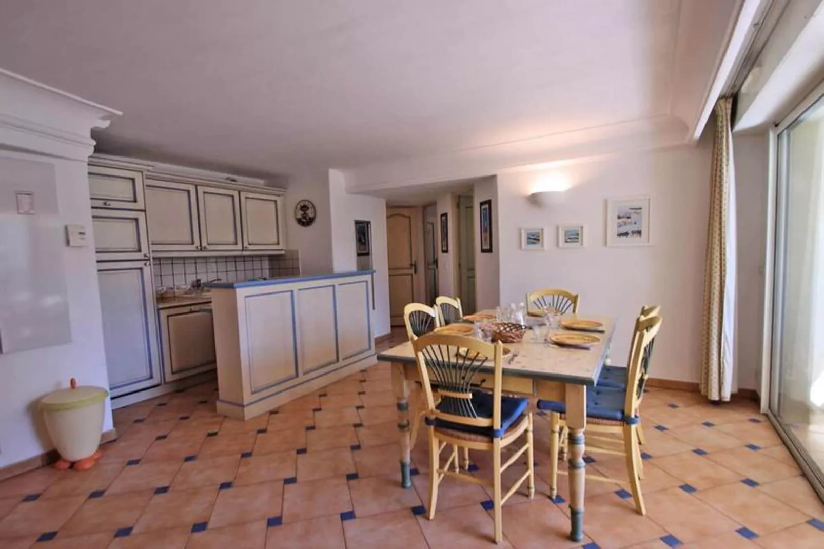 Résidence Port Marine-Eetkamer