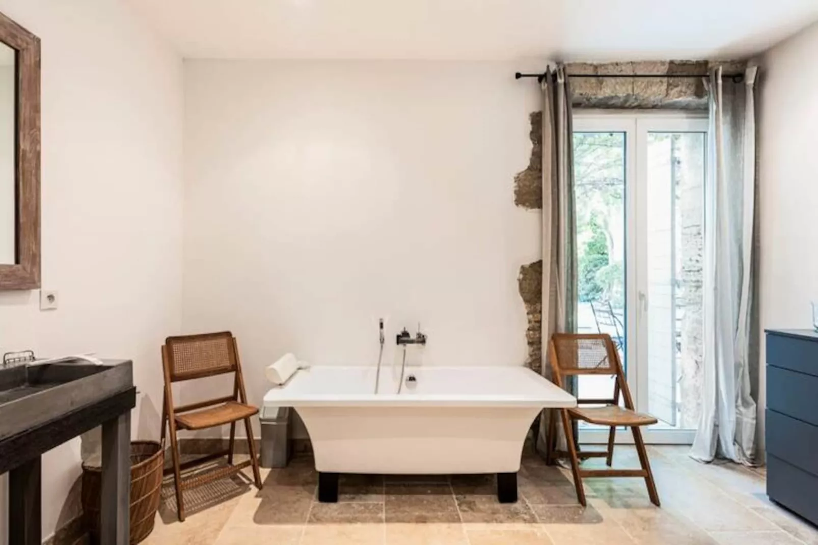 Maison De Famille En Provence-Image-tags.