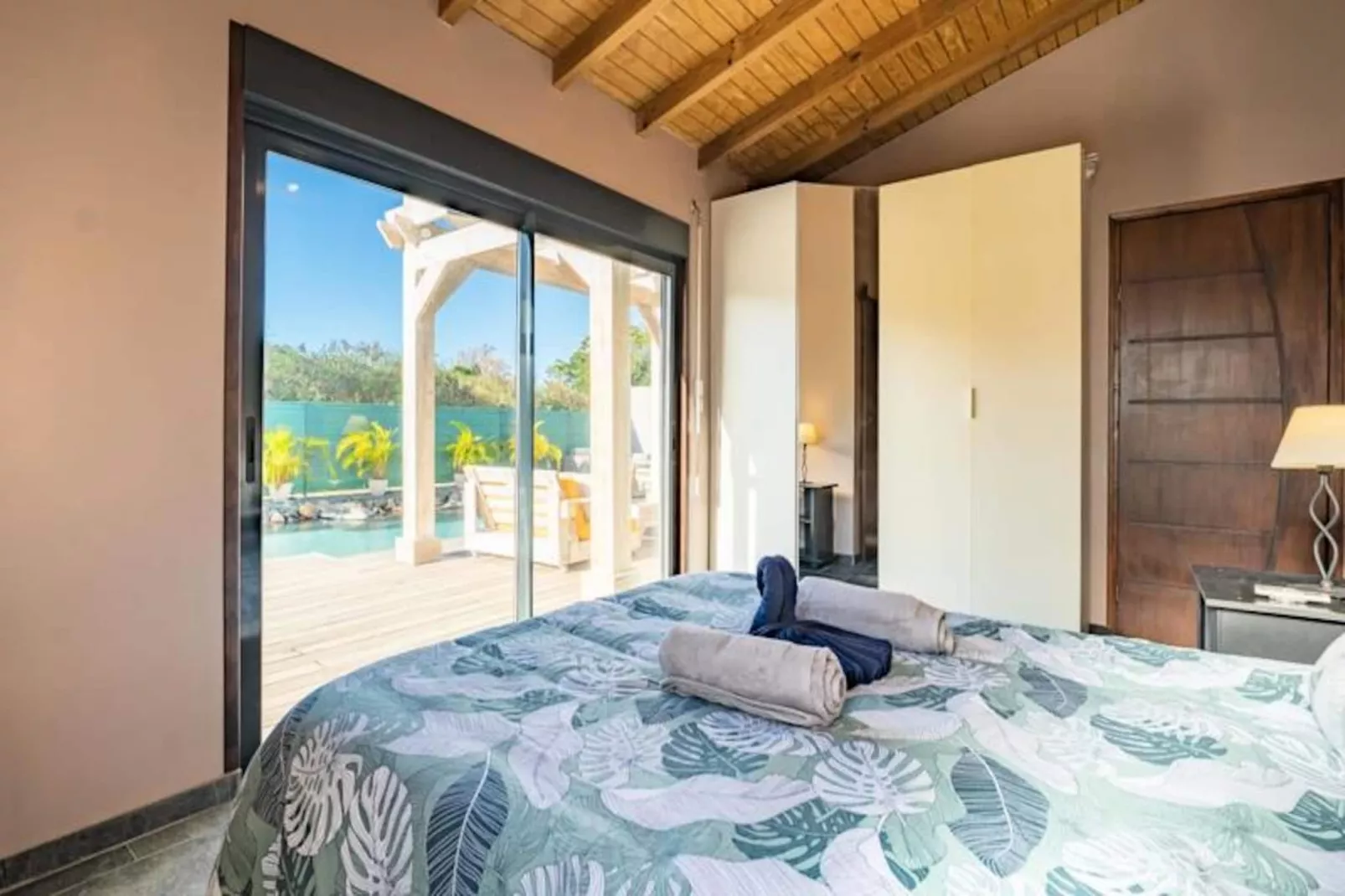 Villa Des Rochers-Image-tags.