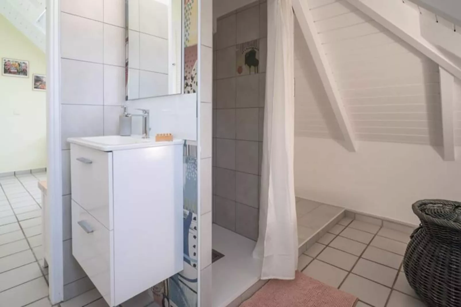 Villa Ladouchka-Image-tags.