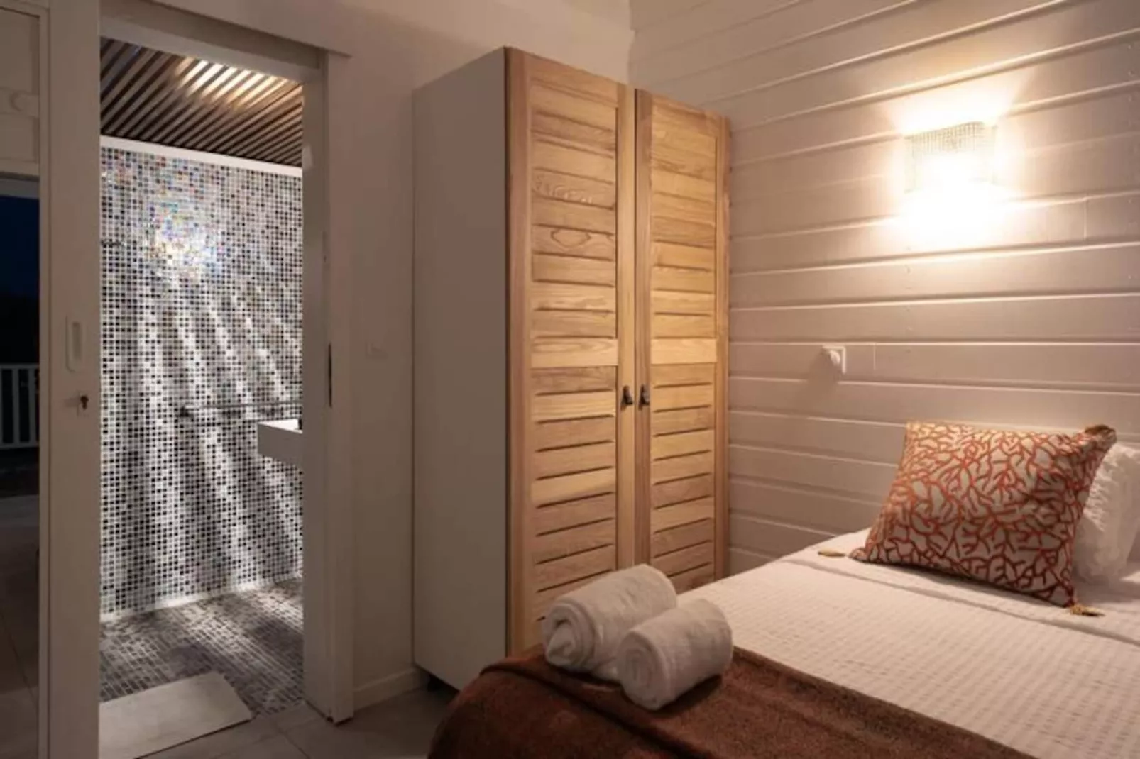 Villa Rackam-Image-tags.