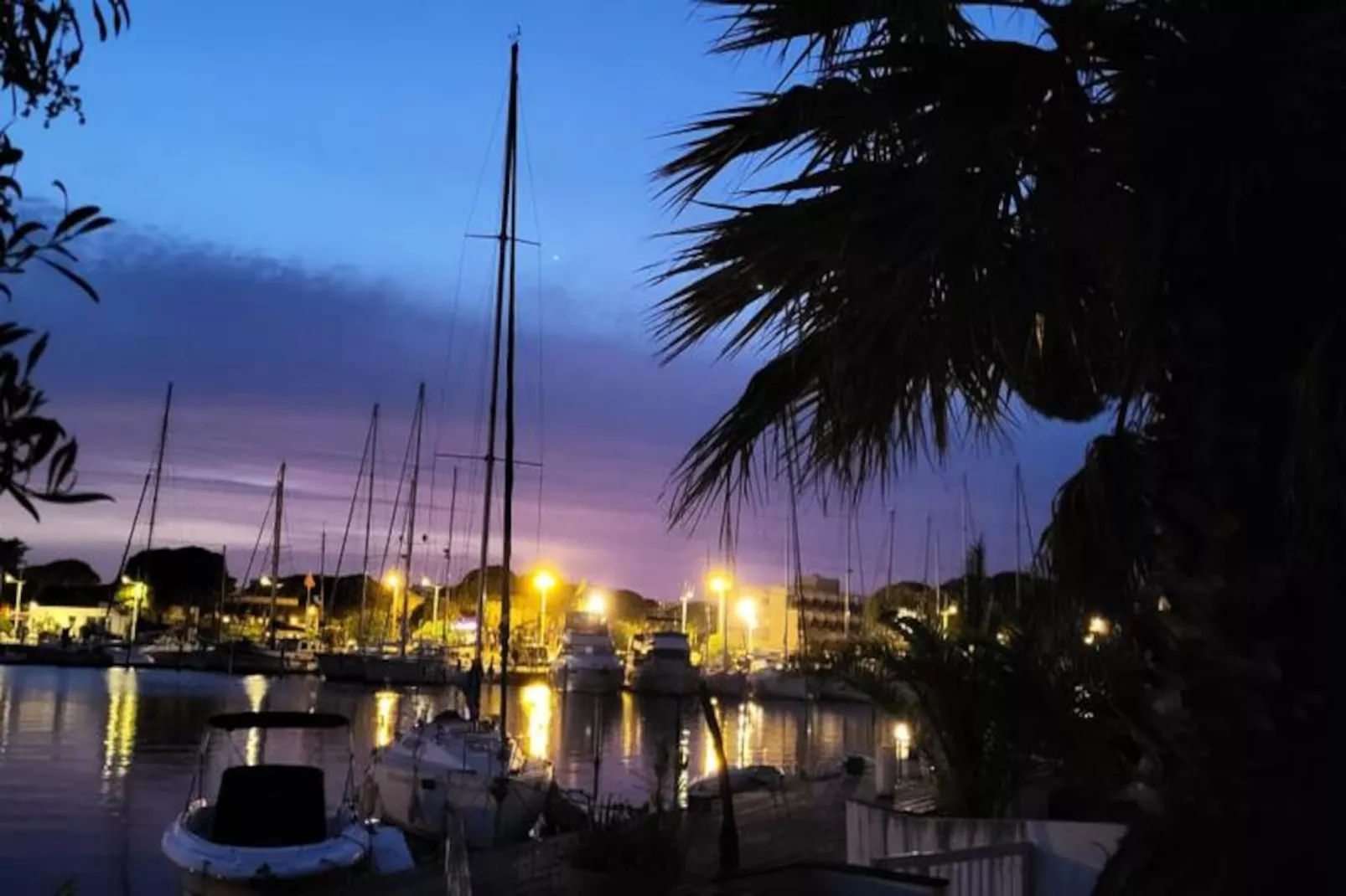 Résidence Marina Lairan Vue Sur L'eau Et Les Bateaux De Port Camargue 2 &eacute;toiles F-Image-tags.