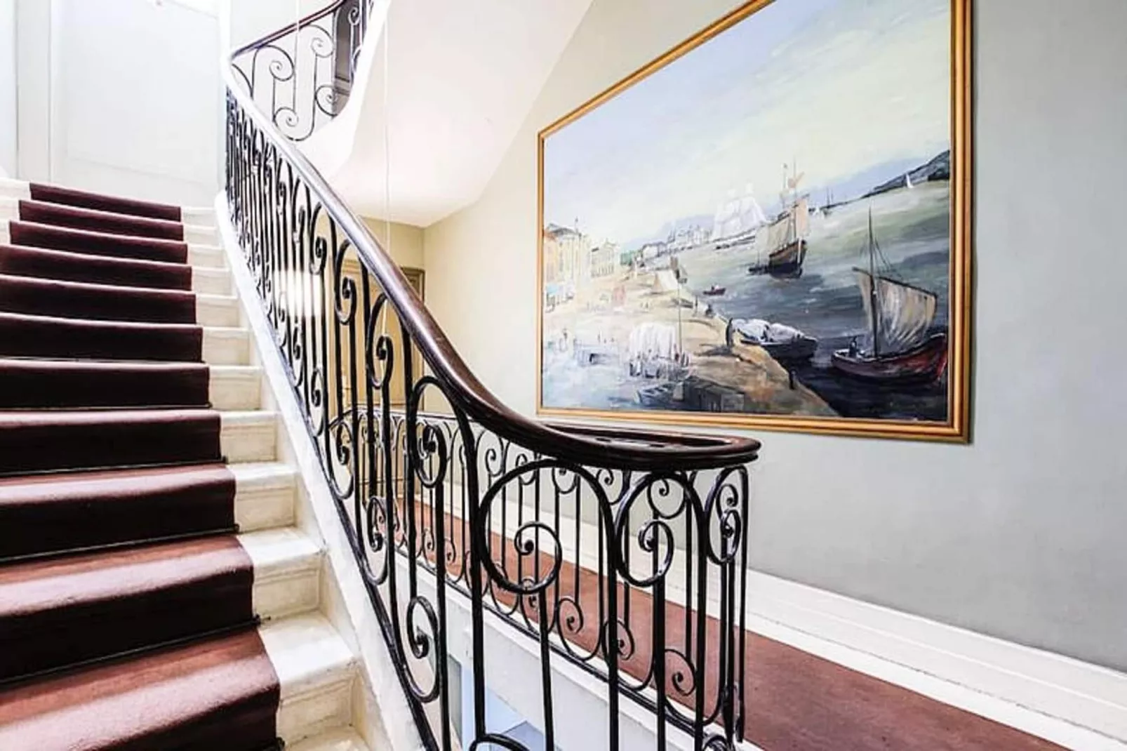 Superbe T2 De Qualit&eacute; Et R&eacute;nov&eacute;, Au Jardin Public, Pour 4 Personnes-Eetkamer