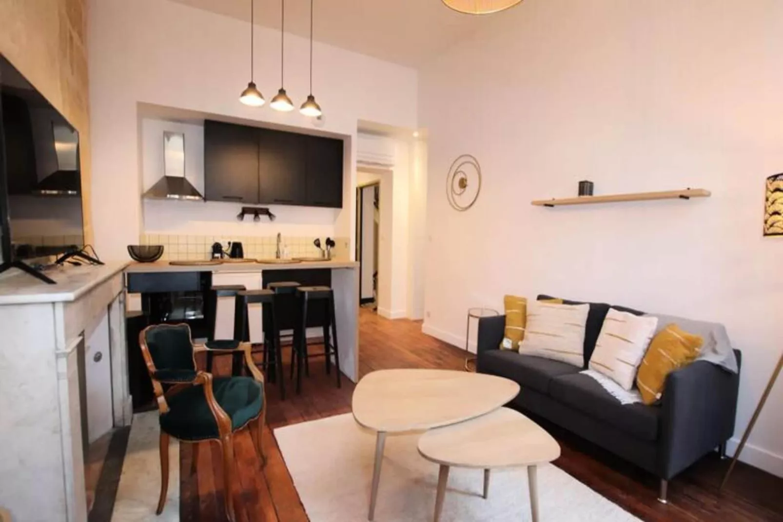Charmant Et Rayonnant Appartement De 55 M&sup2; Situ&eacute; Dans Le Coeur De Bordeaux-Overloop