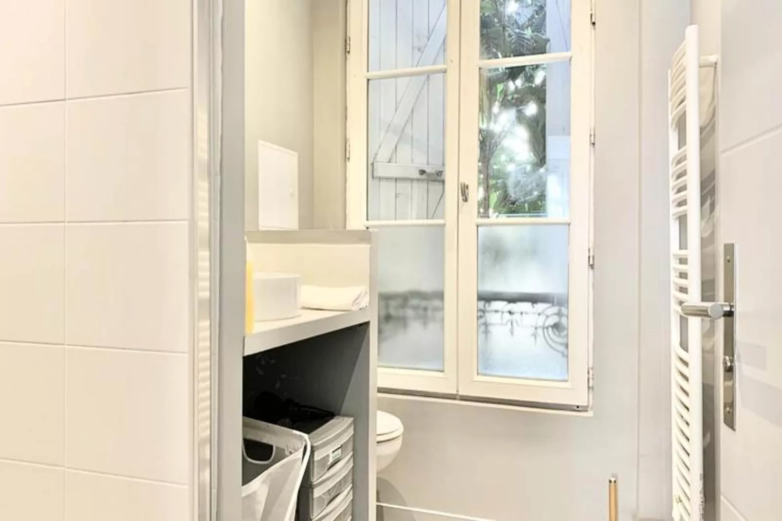 | Petit Paris 💋 | Studio Calme Tout &eacute;quip&eacute;-Badkamer