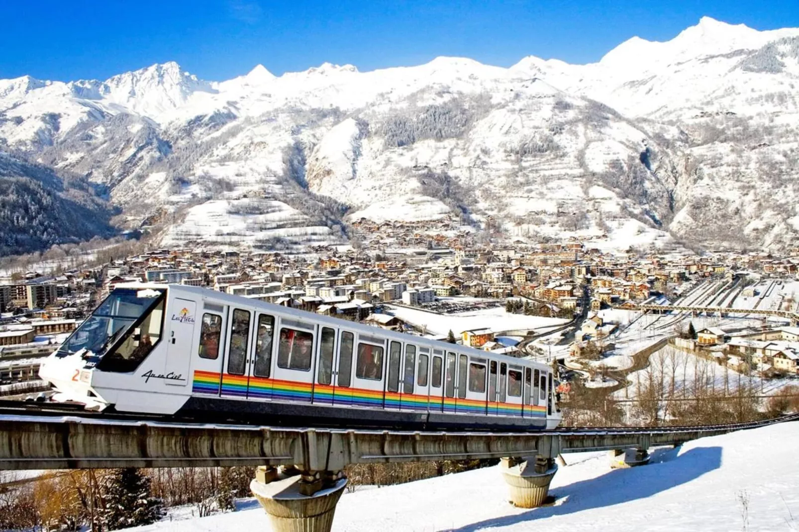 Résidence Aiguille Grive Bat I - Buitenkant zomer