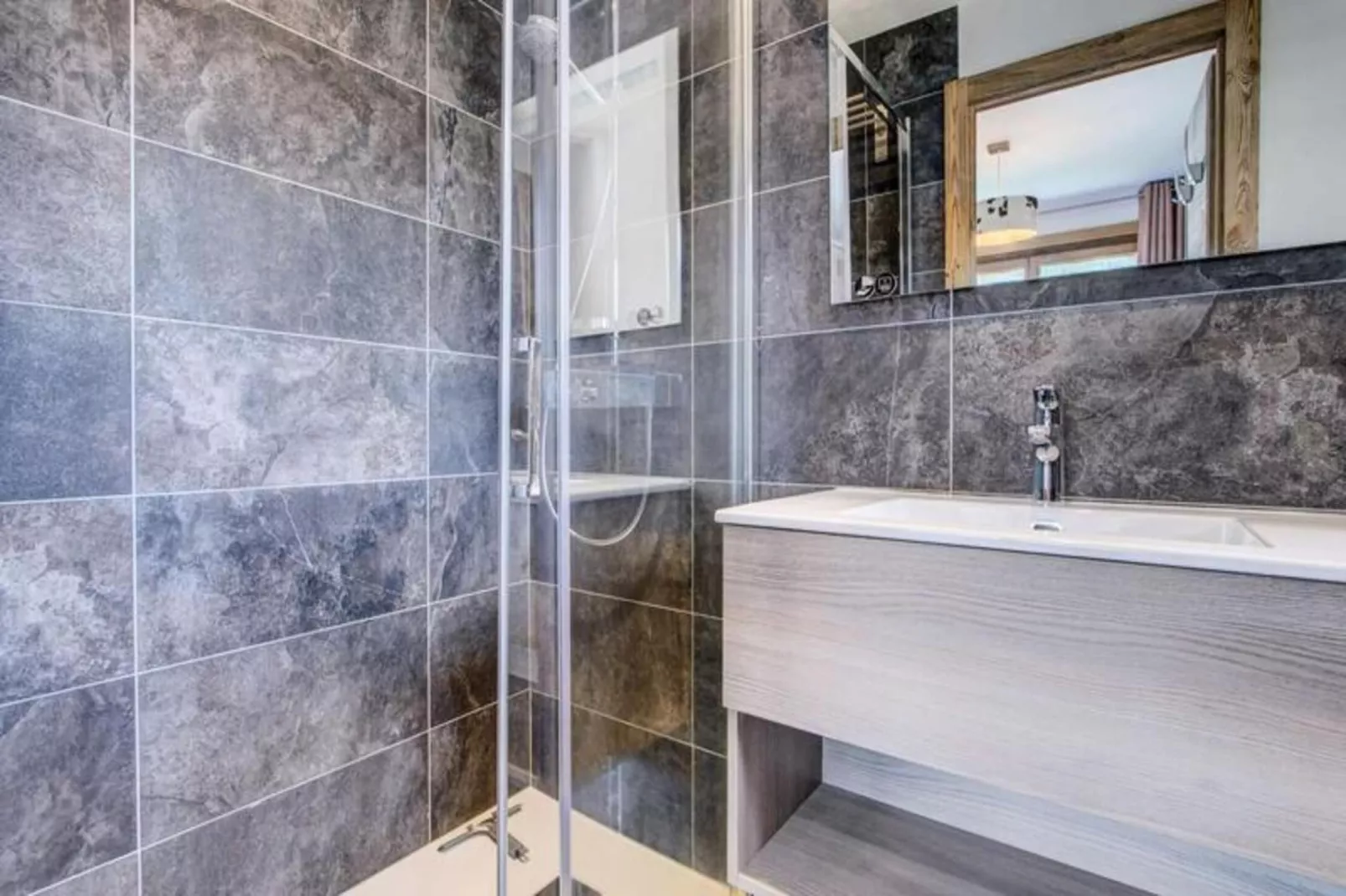 Résidence Frenes Blancs-Buitenkant zomer