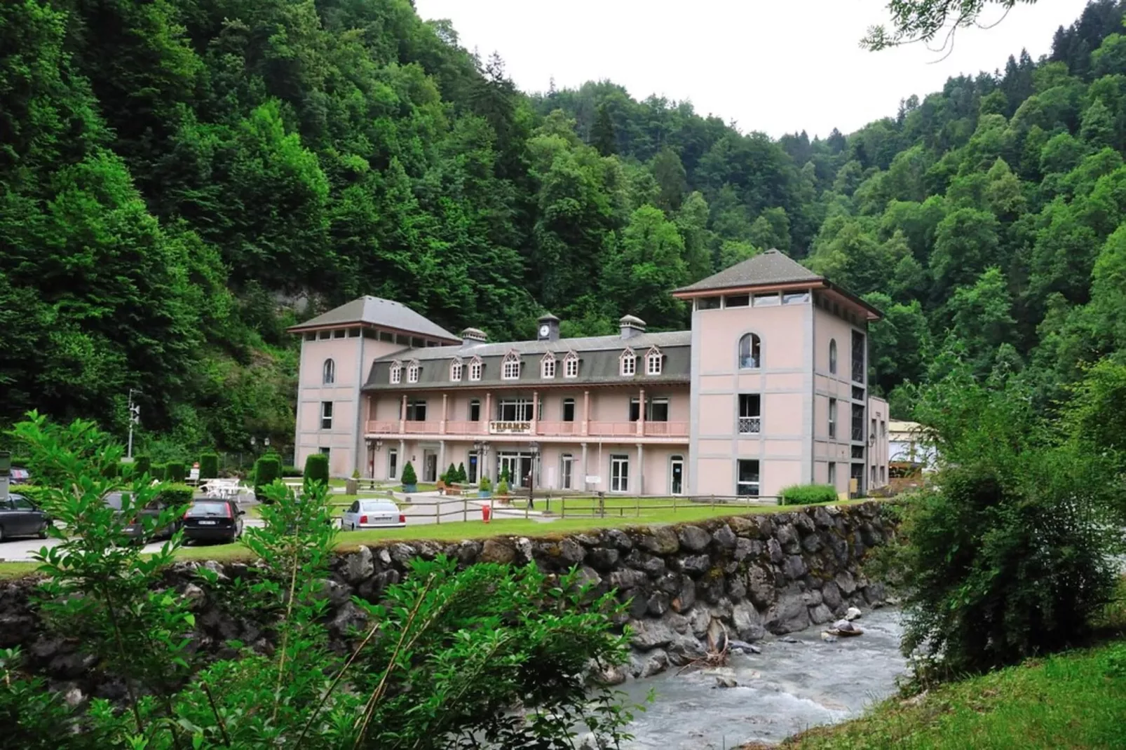 Chalet Pylone-Buitenkant zomer