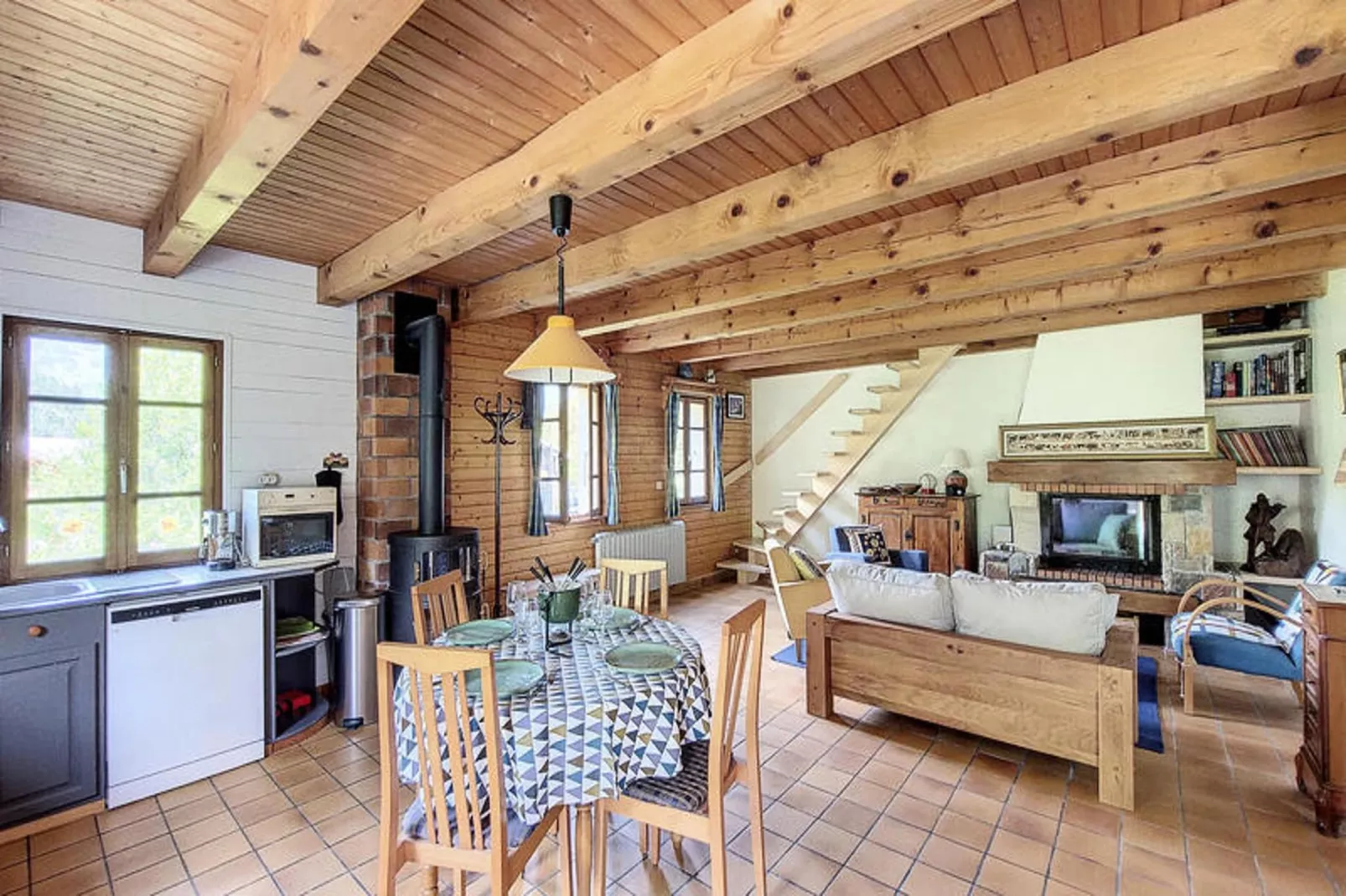 Chalets à Seytroux (Haute-Savoie)-Eetkamer