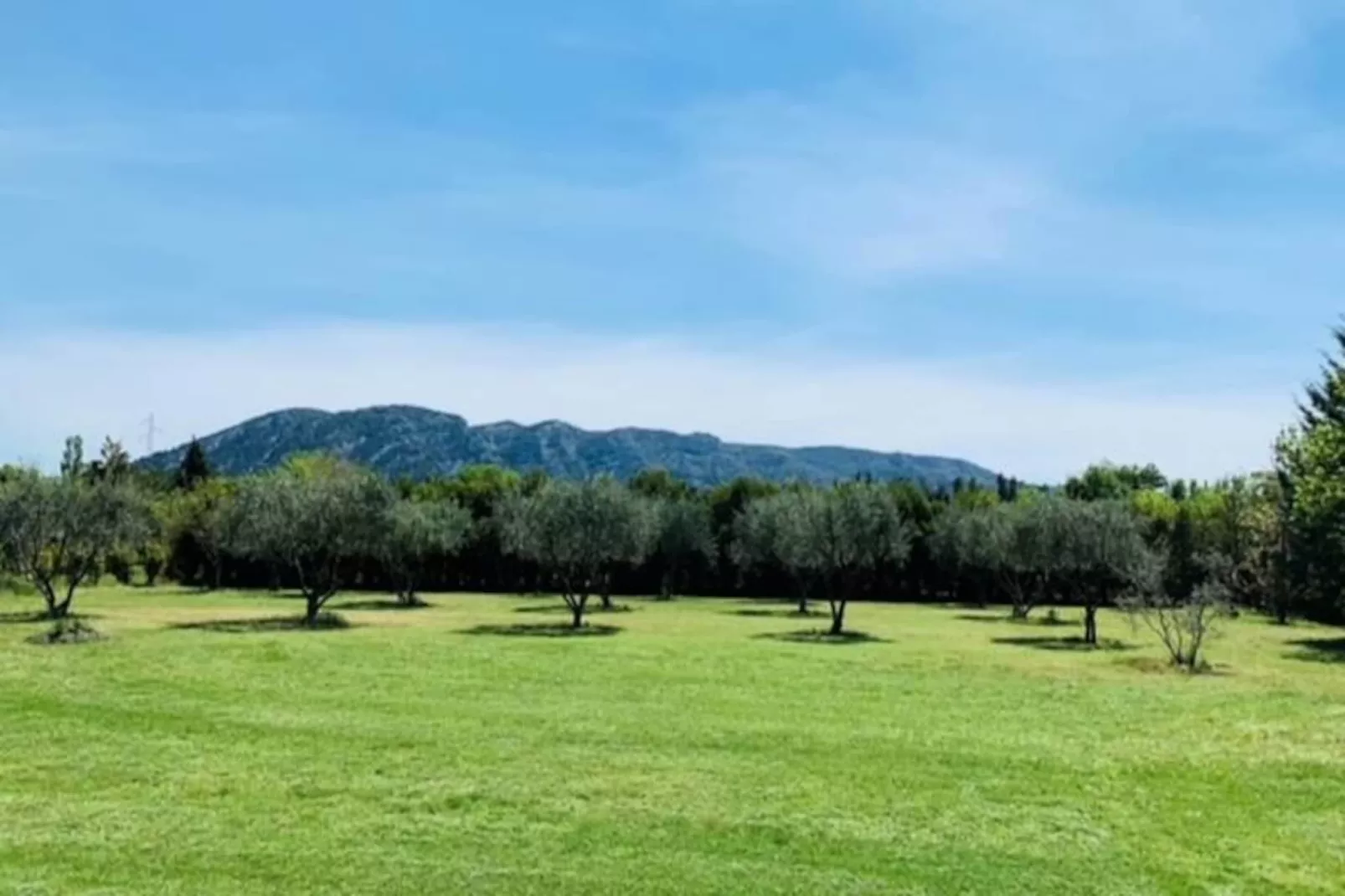 Maison Avec Piscine Et Vue Imprenable Sur Le Luberon-Image-tags.