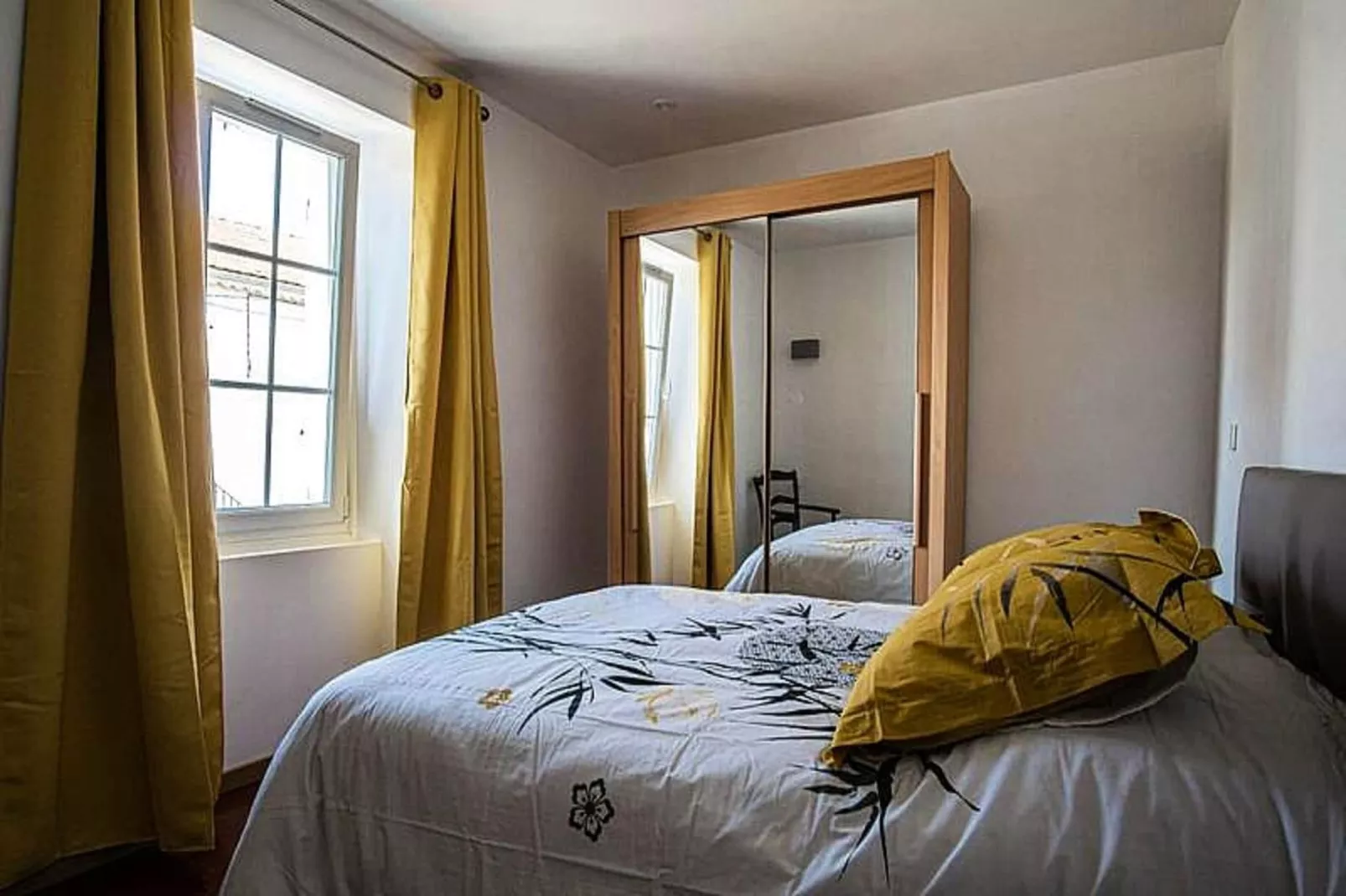 Maison Avec Jardin Proche Du Centre-ville Isle-sur-la-sorgue-Slaapkamer