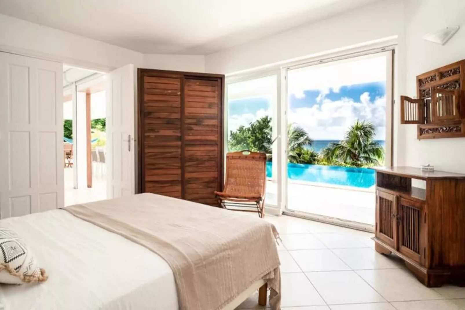 Villa Nora-Image-tags.