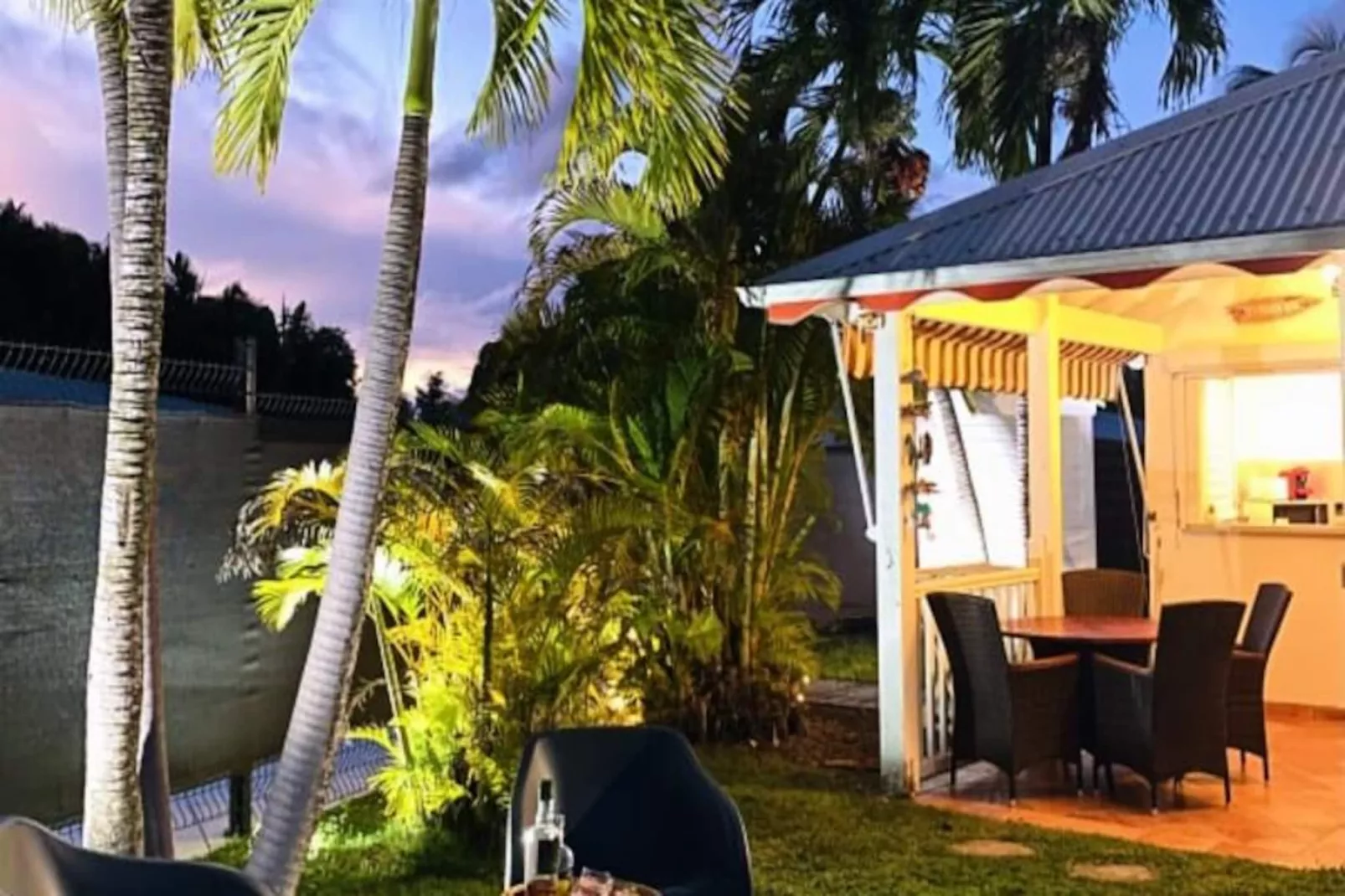 Bungalow Monarque-Image-tags.