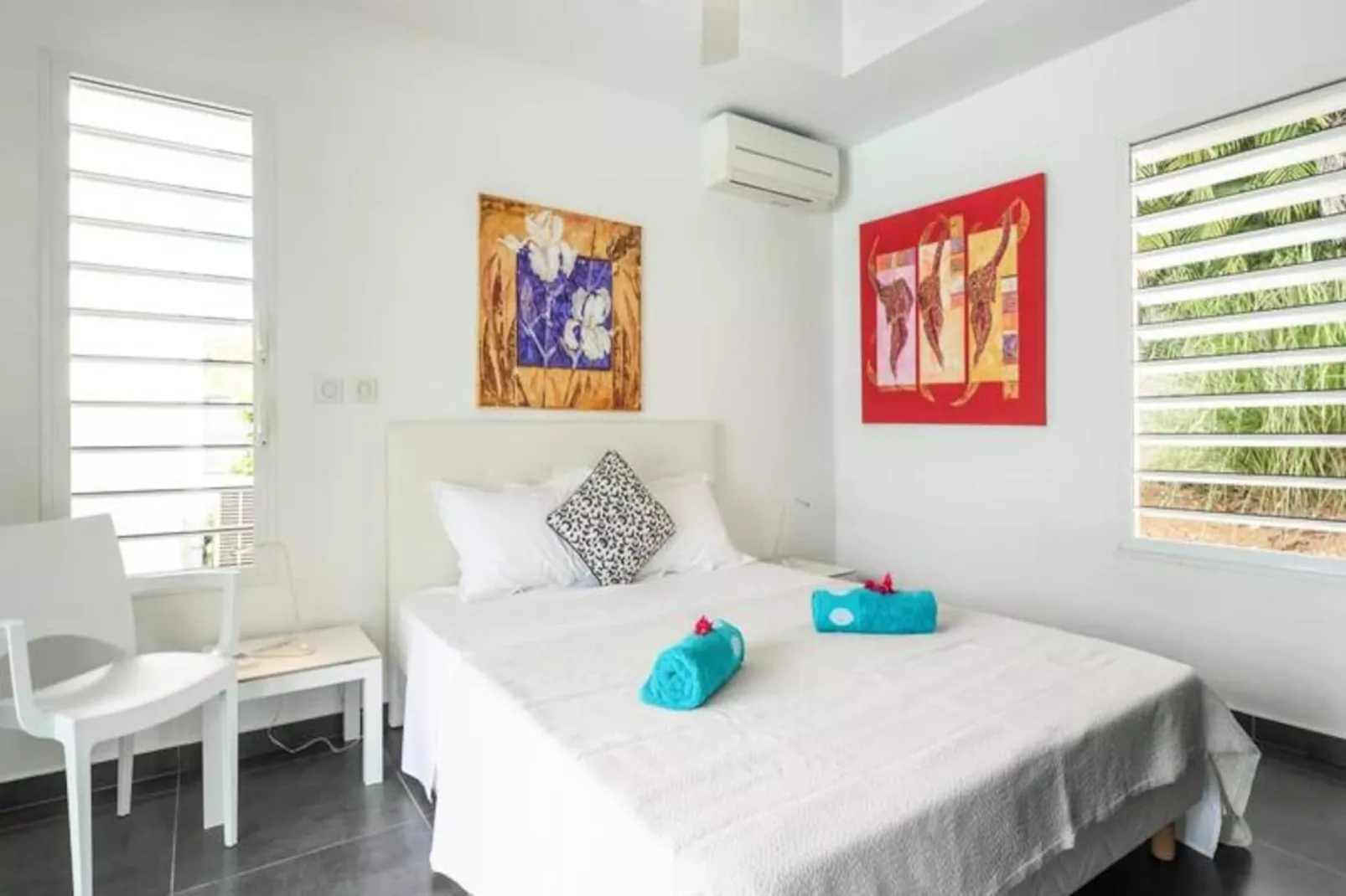 Villa Rosa-Image-tags.