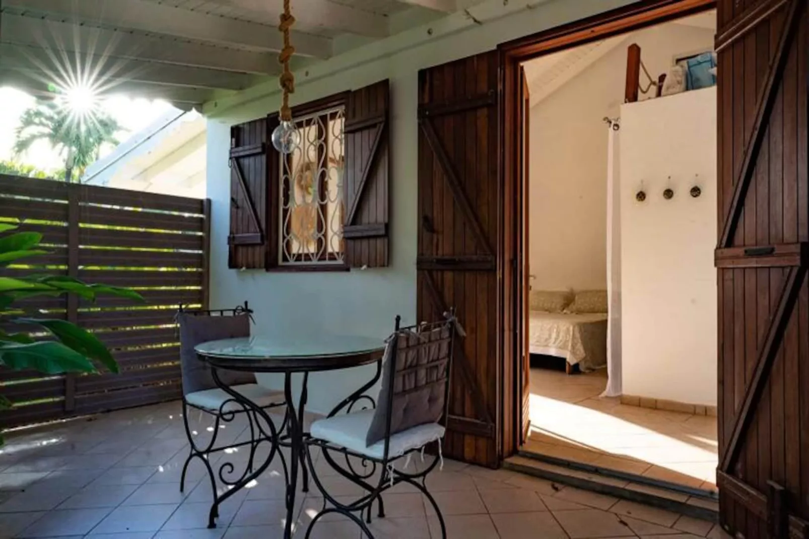 Villa Secr&egrave;te-Image-tags.