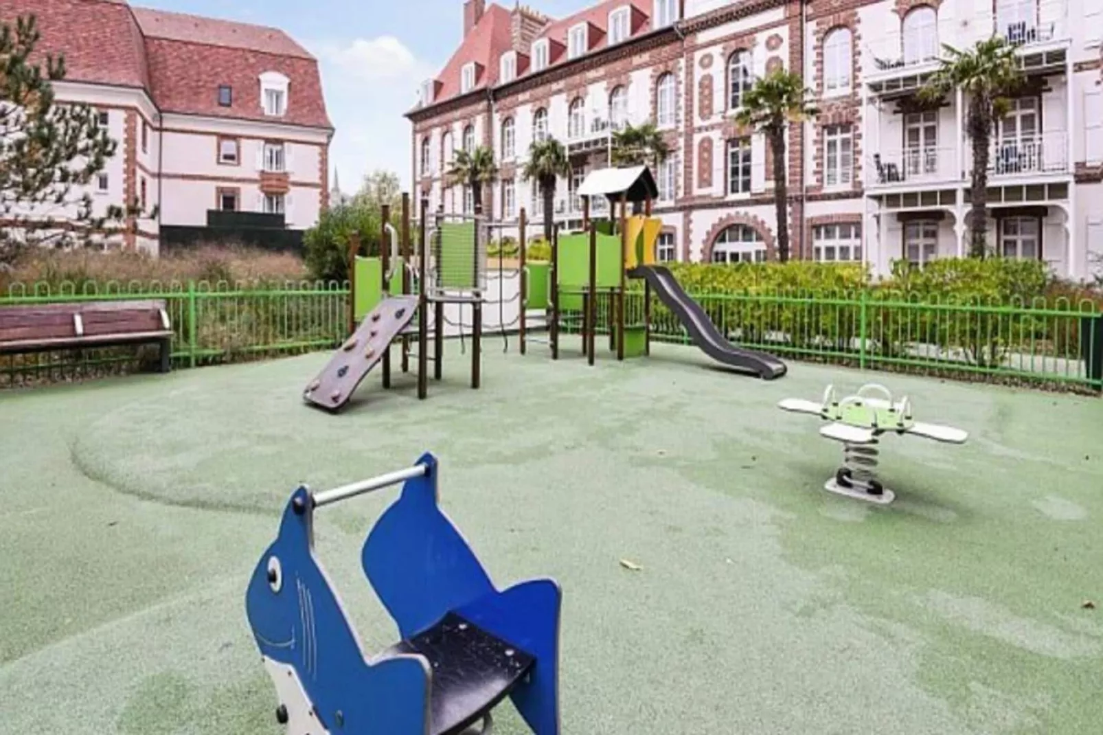 Résidence Presqu'Ile de la Touques-Buitenkant zomer