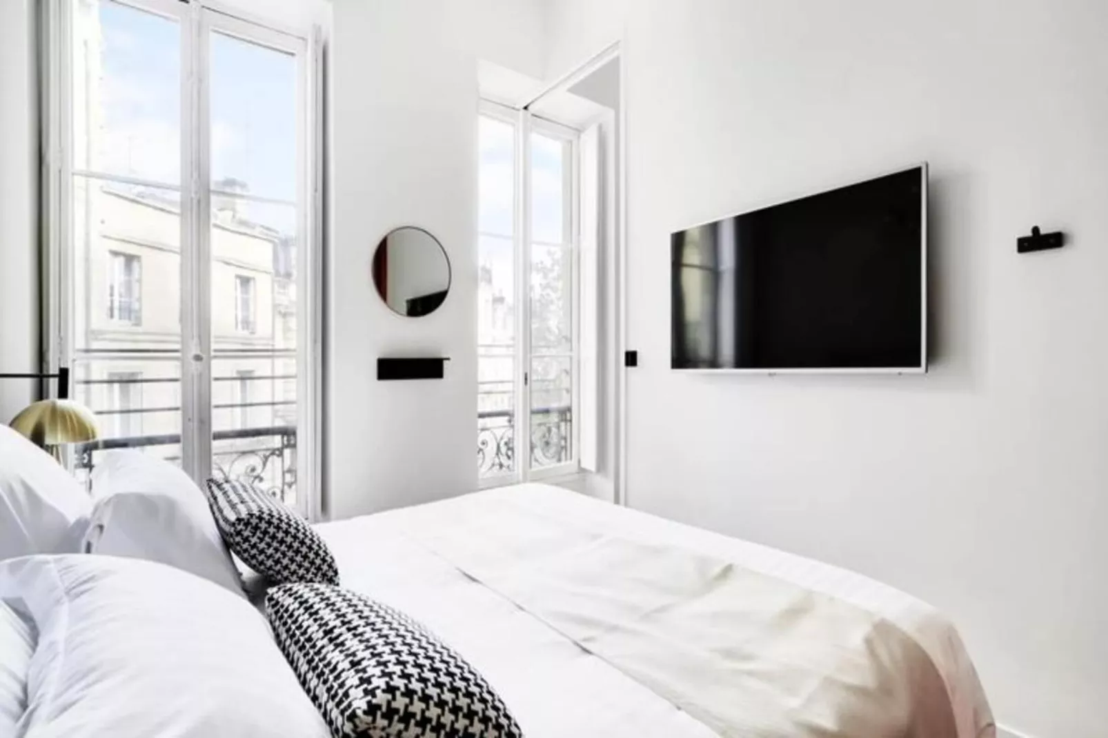 Maison Labruy&egrave;re - Suite Aviau-Buitenkant zomer