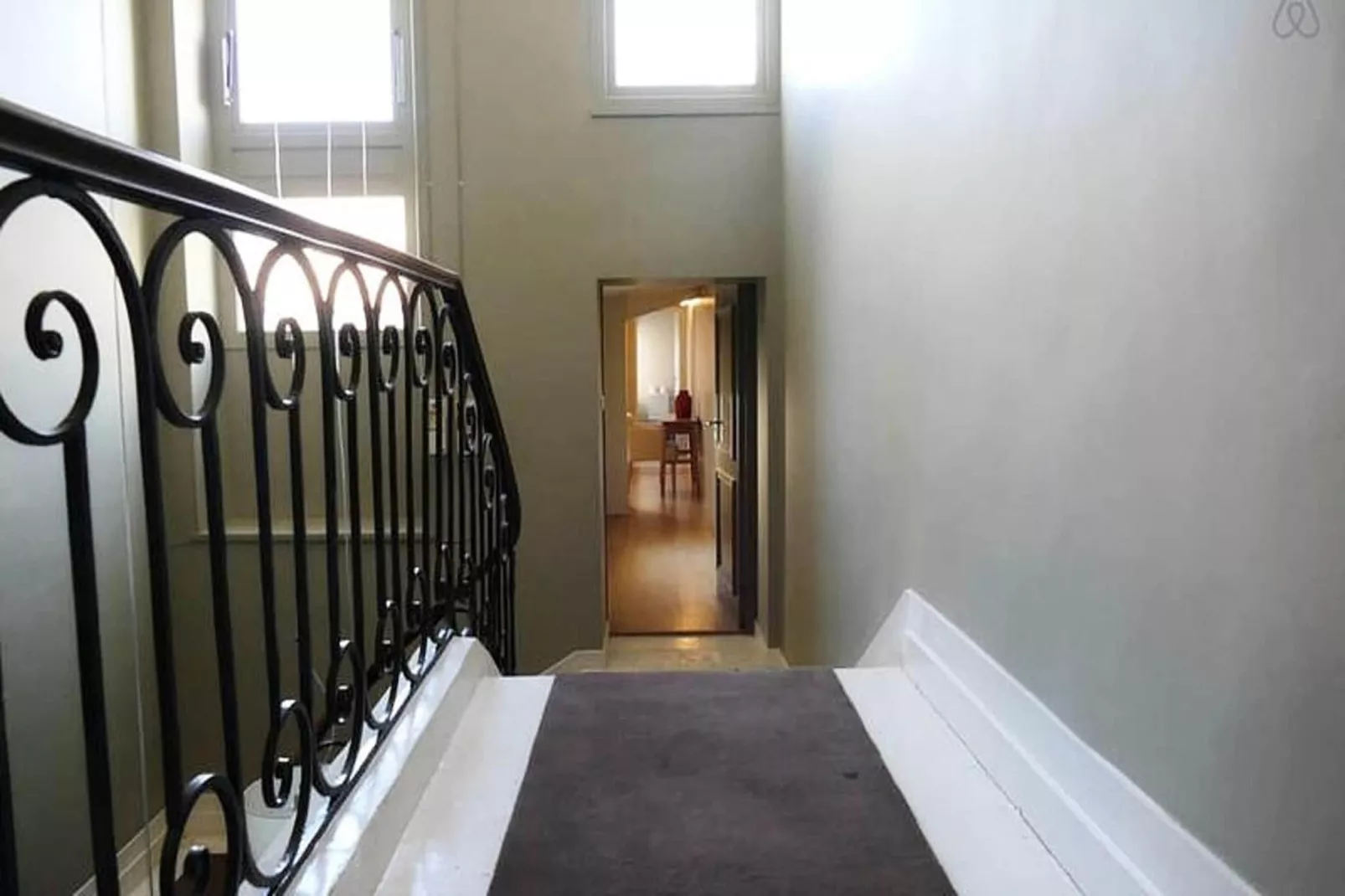 Superbe T2 De Qualit&eacute; Et R&eacute;nov&eacute;, Au Jardin Public, Pour 4 Personnes-Eetkamer