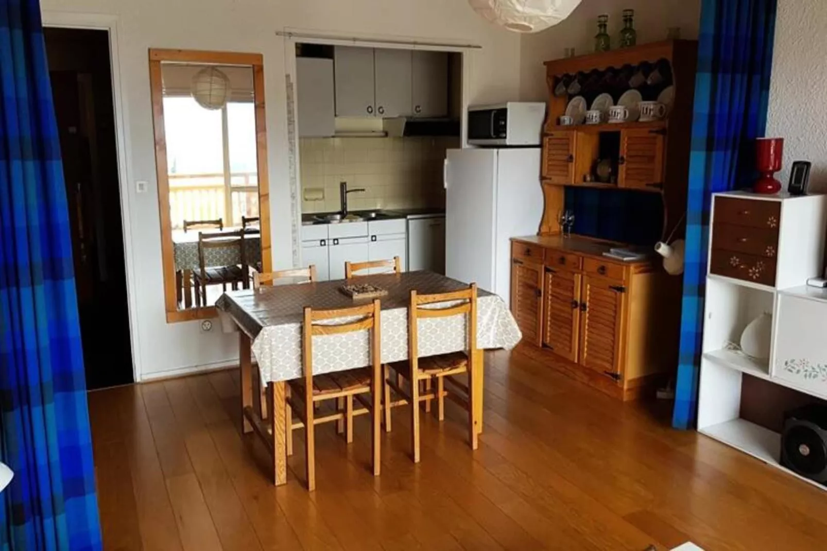 Résidence Choucas-Buitenkant zomer