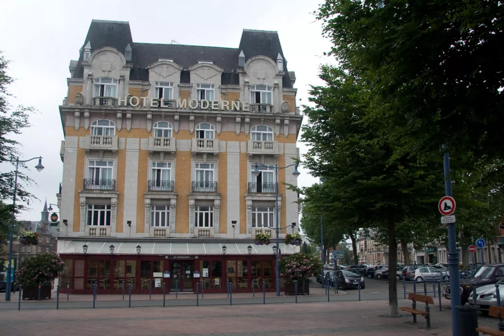 Résidence Bel Appartement En R&eacute;sidence Centre Ville  Avec Parking Class&eacute; 3*-Gebieden zomer 5km