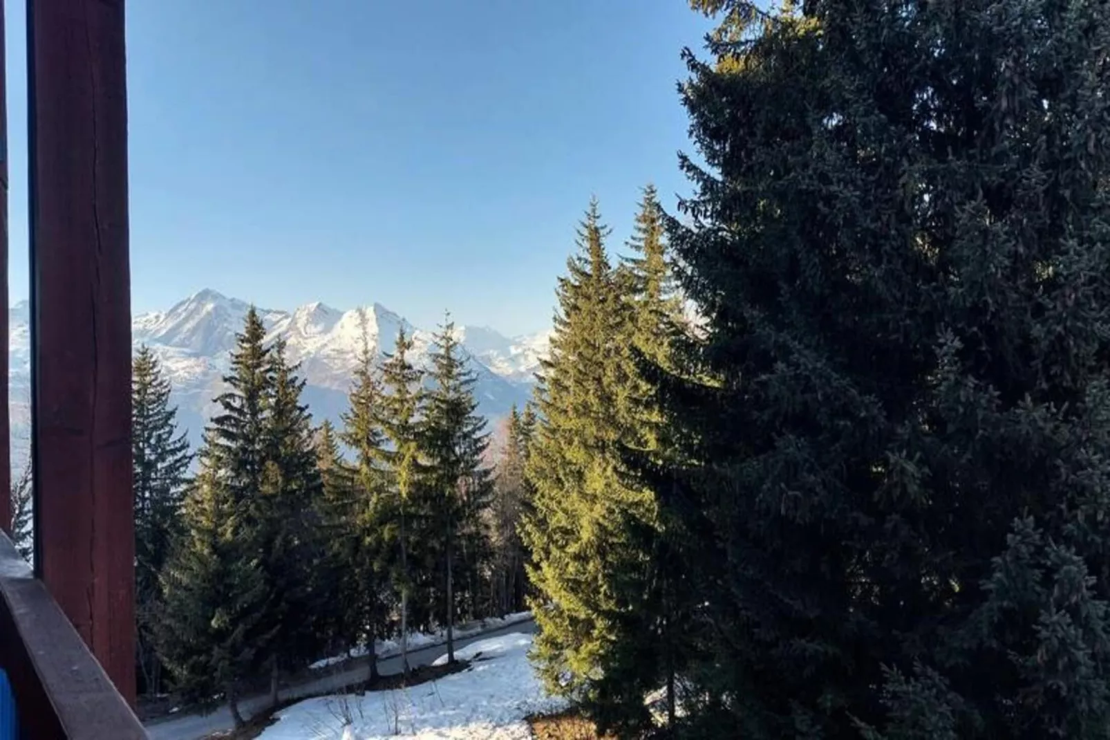 Résidence Miravidi-Buitenkant zomer