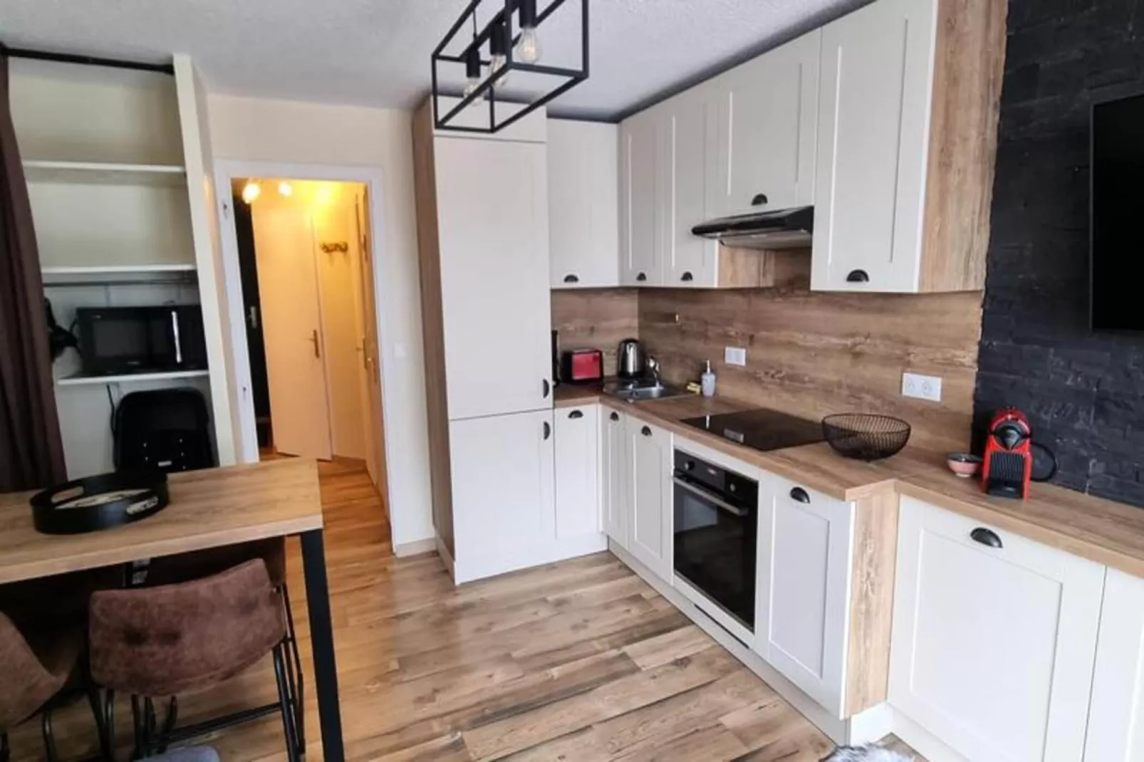 Résidence Les Perthuis-Buitenkant zomer