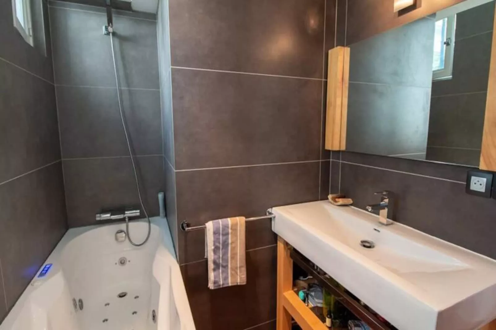 Maison Et Jardin à Paris-Image-tags.