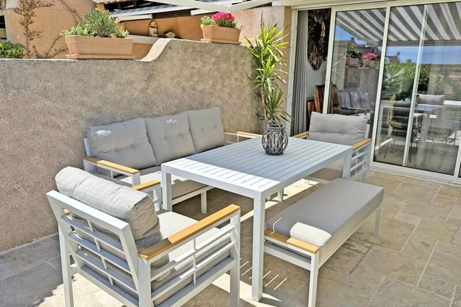 Résidence Bastides De Guerrevieille-Tuinen zomer