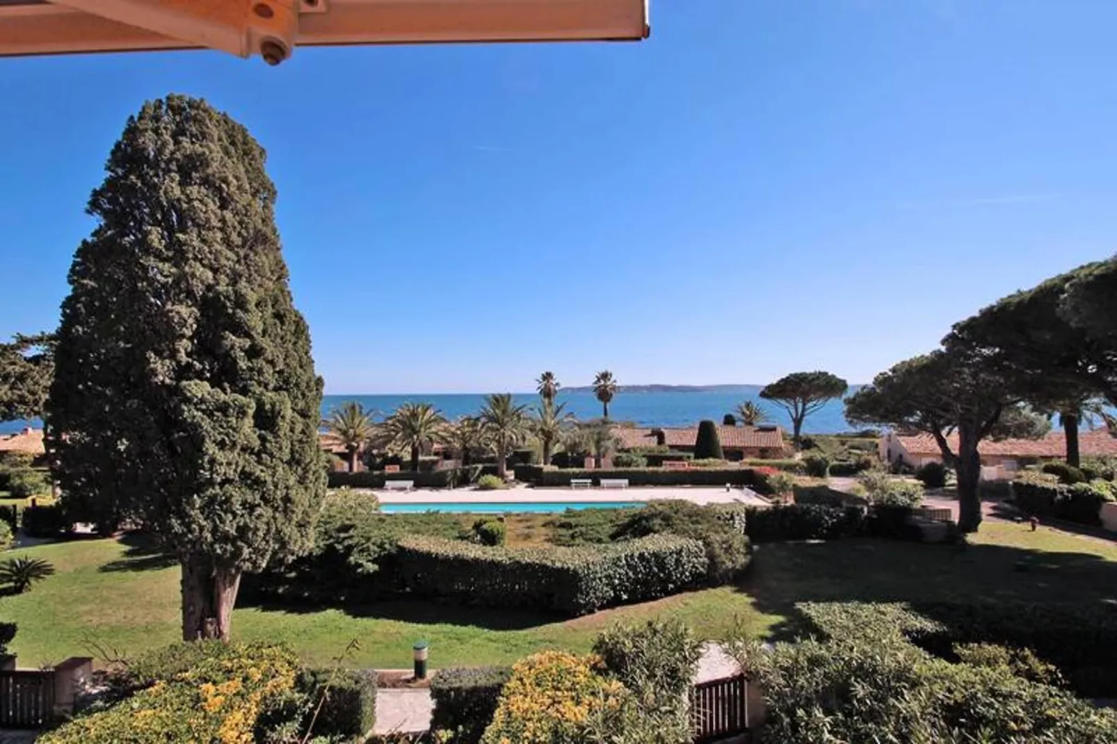 Résidence El Cantarello-Tuinen zomer