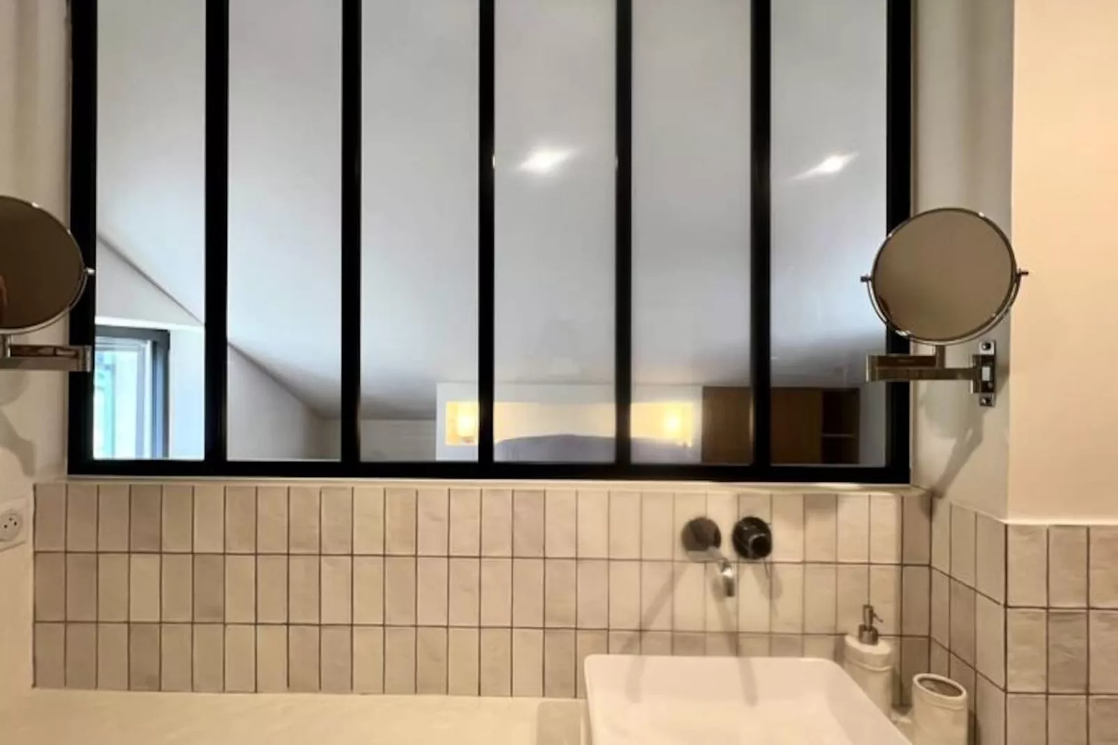 Mas Jas Du M&eacute;ou, Une &eacute;vasion Proven&ccedil;ale-Image-tags.