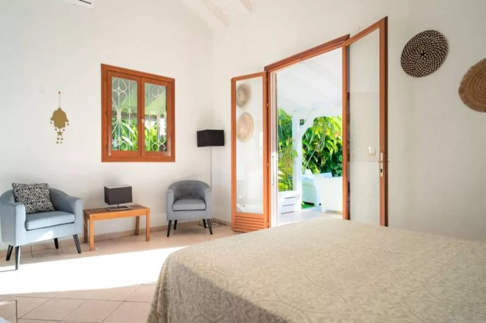 Villa Secr&egrave;te-Image-tags.