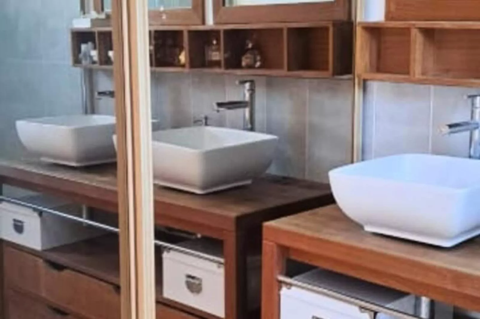 Villa Tyno-Image-tags.