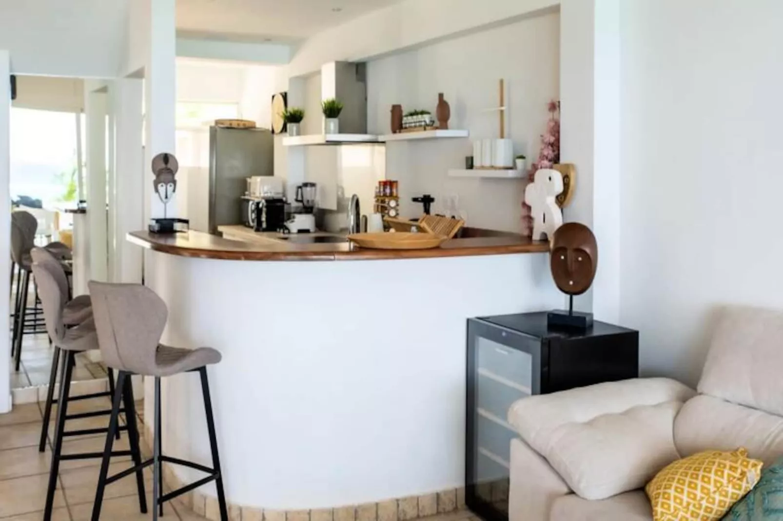 Villa Summer Forever-Image-tags.