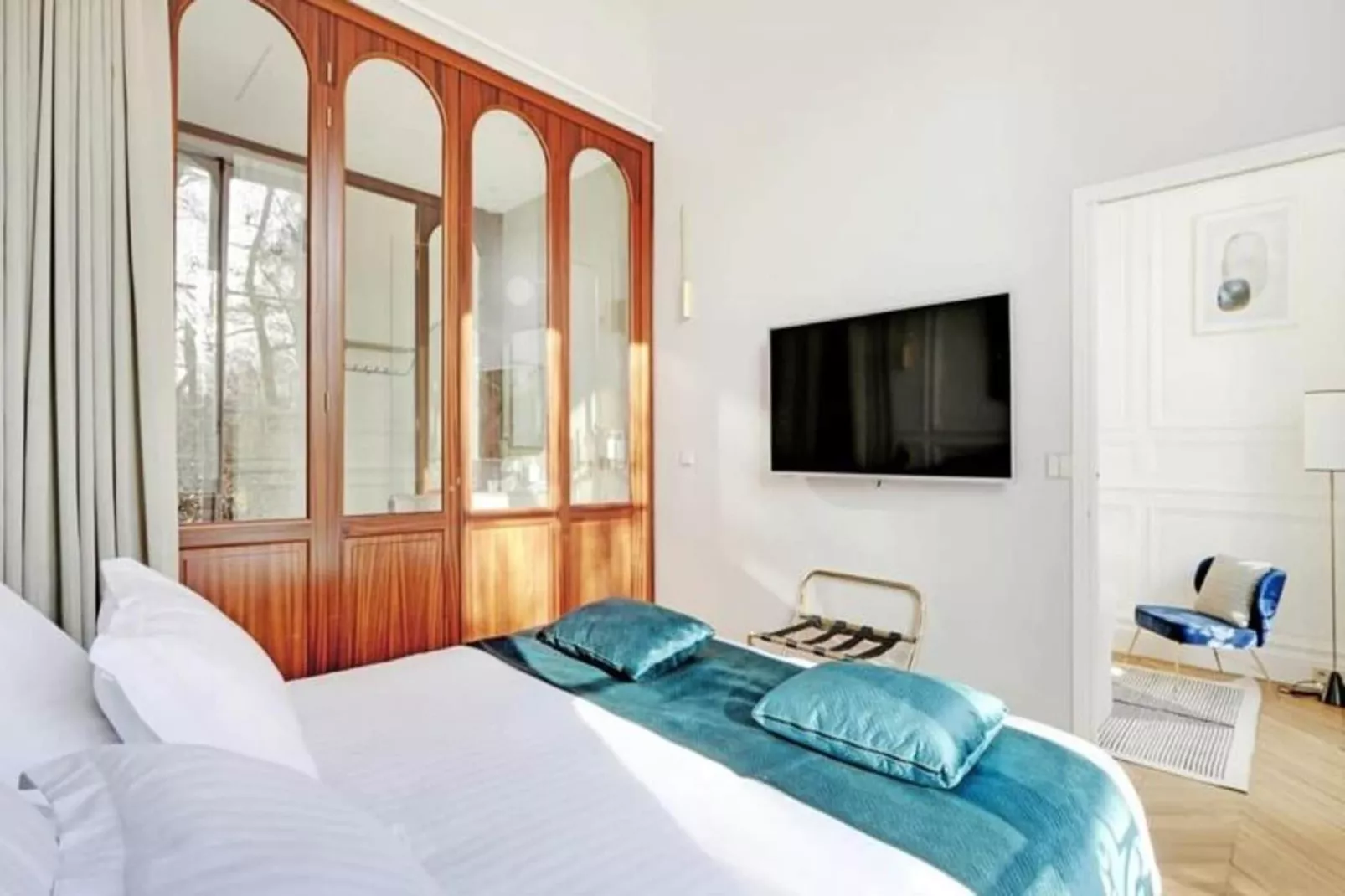 Maison Labruy&egrave;re - Royal Garden Suite-Buitenkant zomer