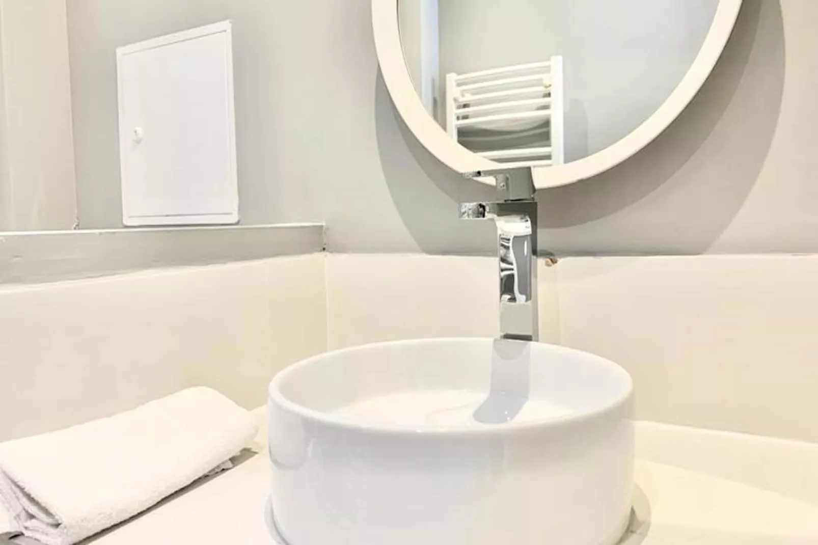 | Petit Paris 💋 | Studio Calme Tout &eacute;quip&eacute;-Badkamer