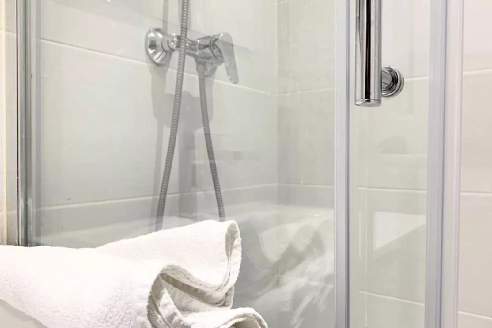 | Light Pink |t2 Proche Jaur&egrave;s, Estacade | Lumineux 🦩-Badkamer