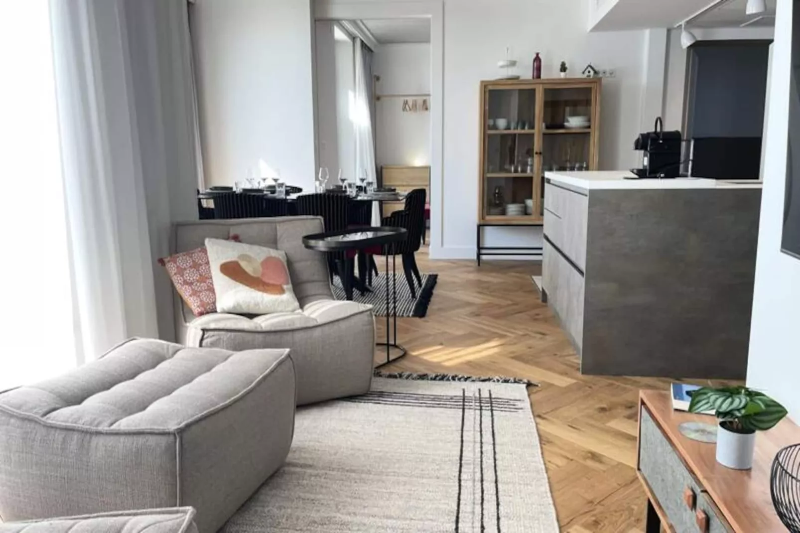 Maison R&eacute;gent & Spa - Un Si Bel Horizon-Image-tags.