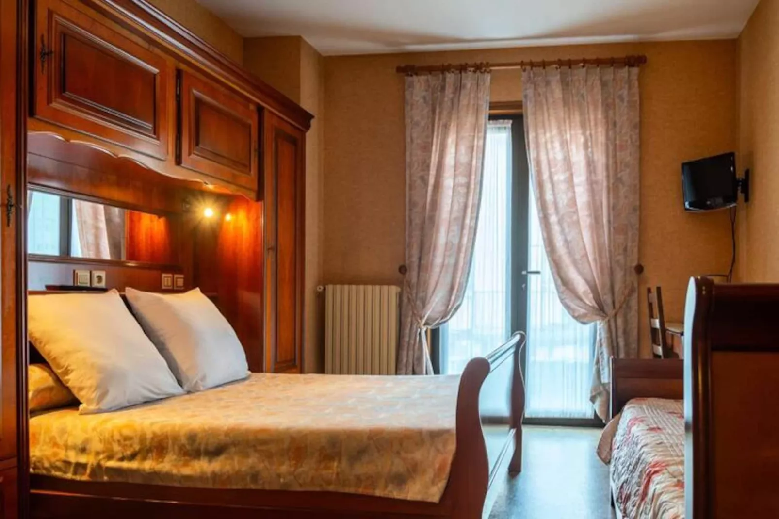 Gîte de France Bon aubrac pour 12 personnes 2 épis-Image-tags.