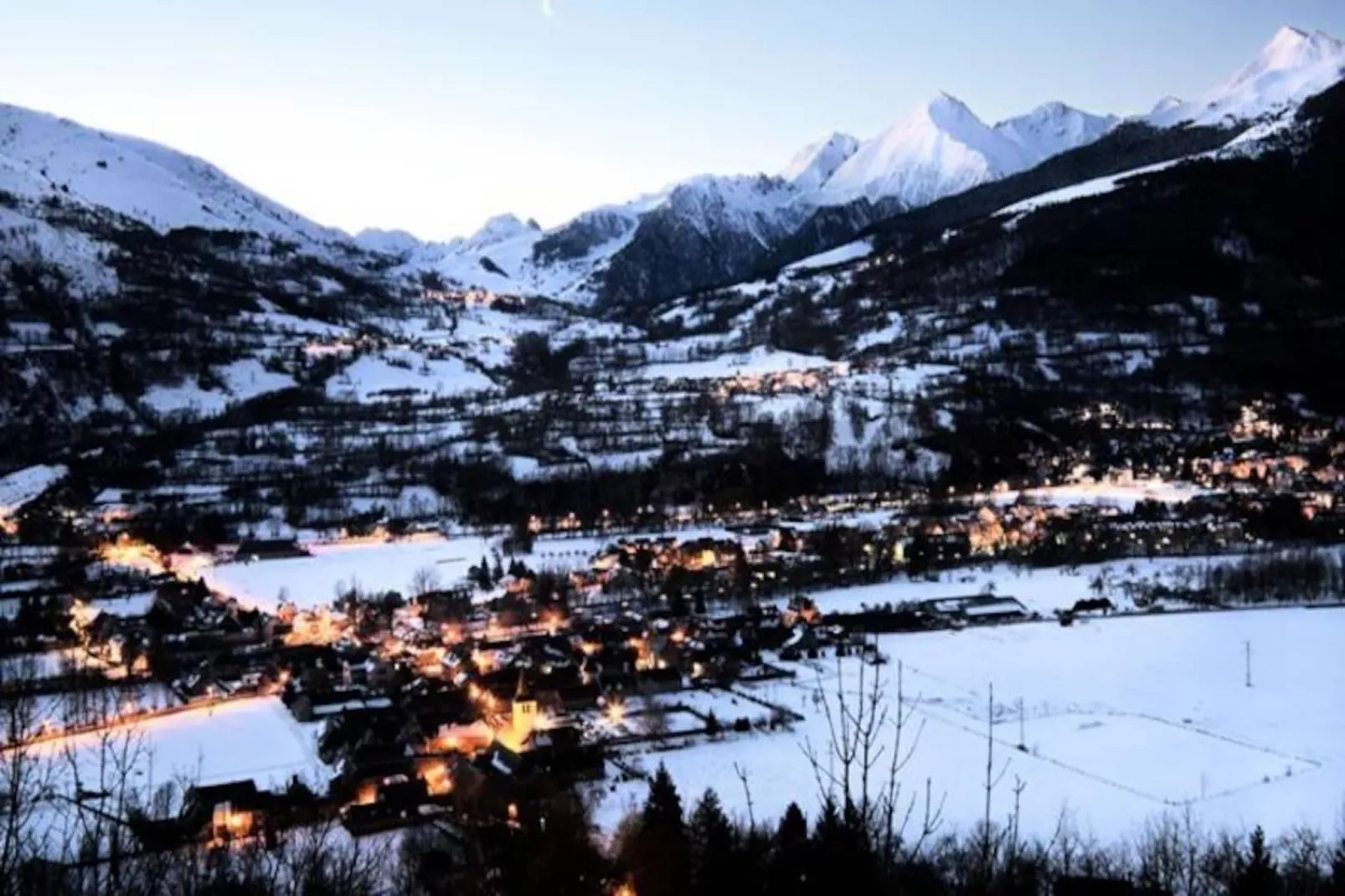 Résidence Arches Daure Bata-Image-tags.