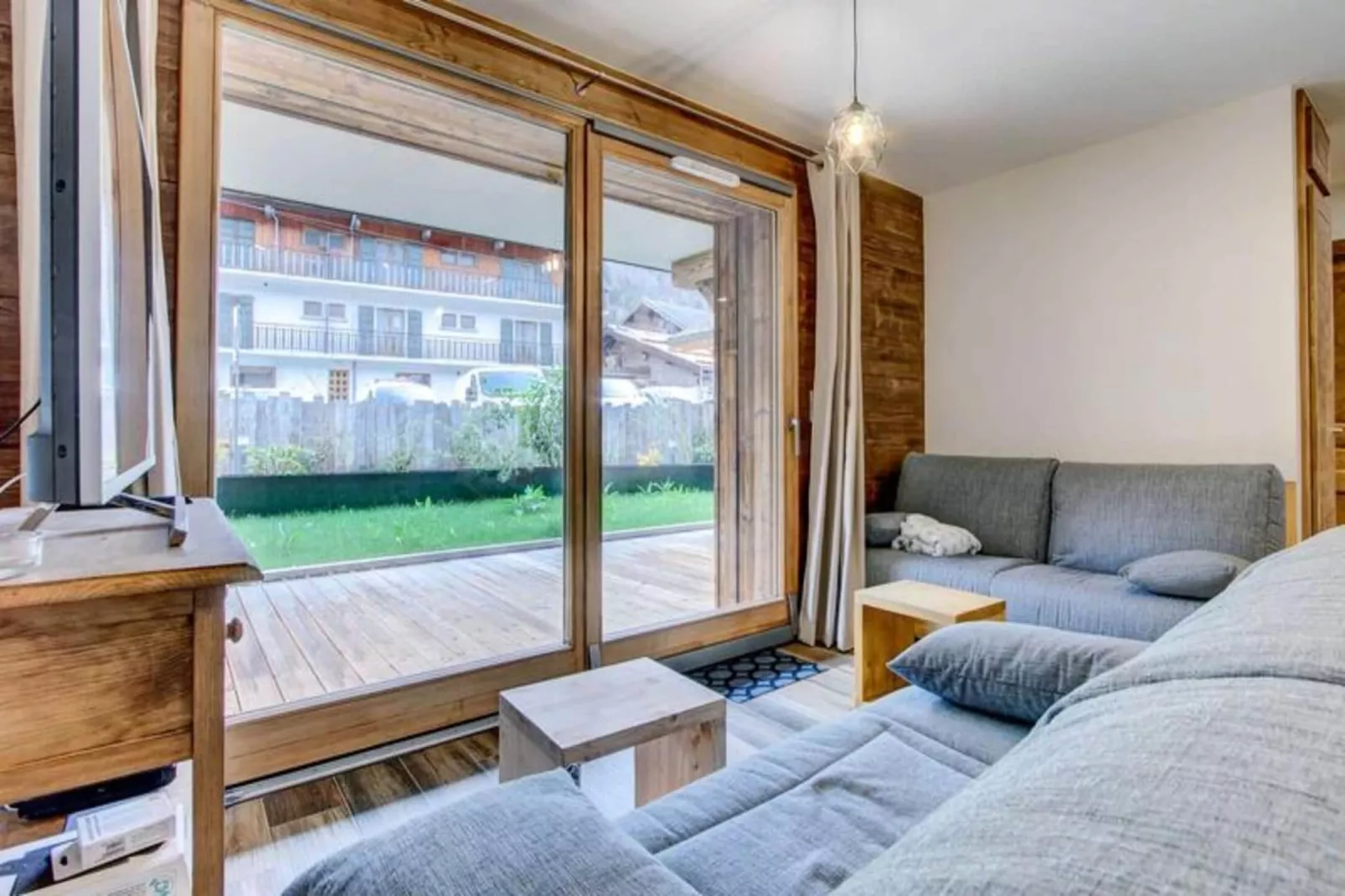 Résidence Le Lapia-Buitenkant zomer