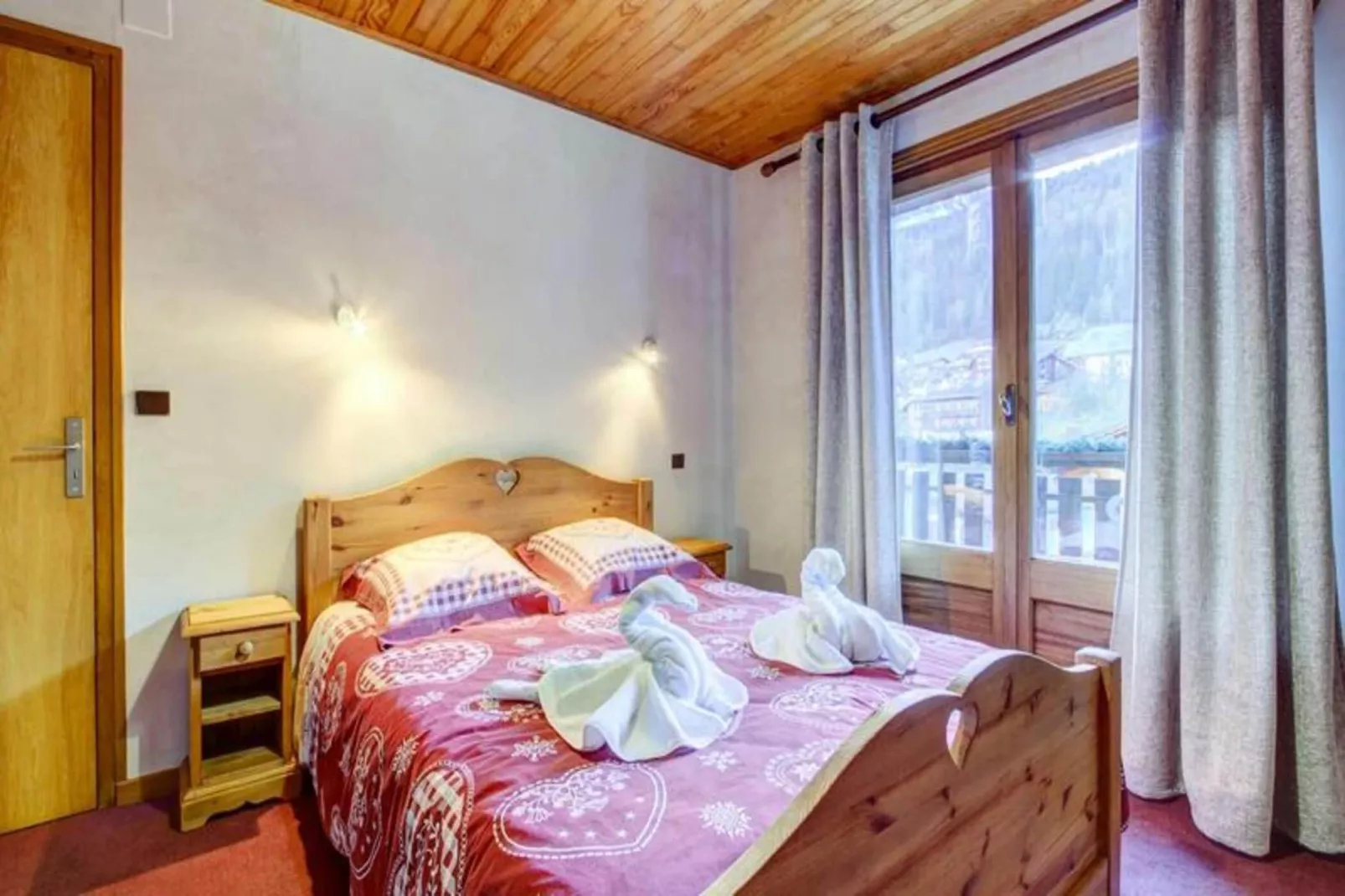 Résidence L'outo-Buitenkant zomer