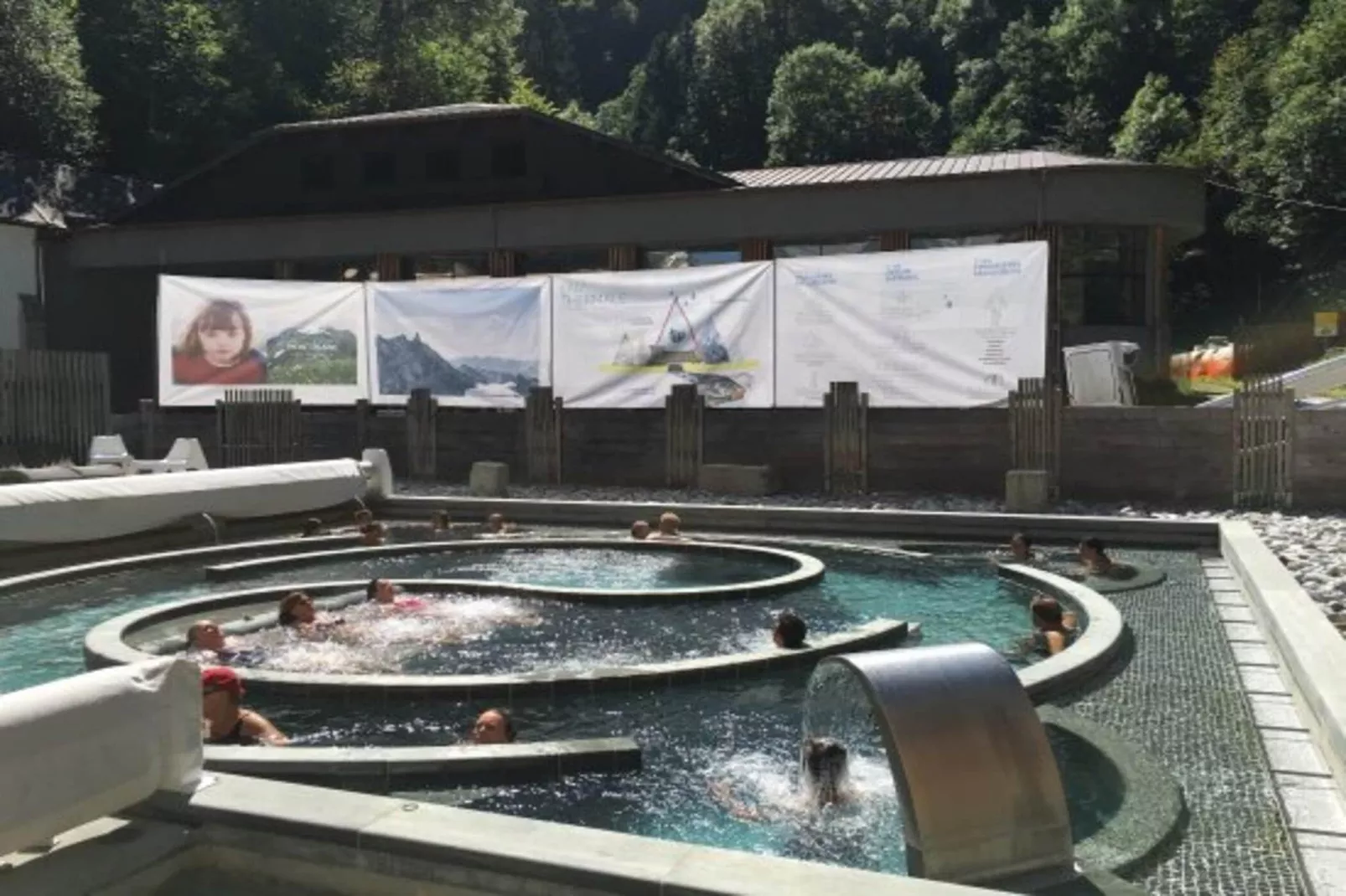 Chalet Pylone-Buitenkant zomer