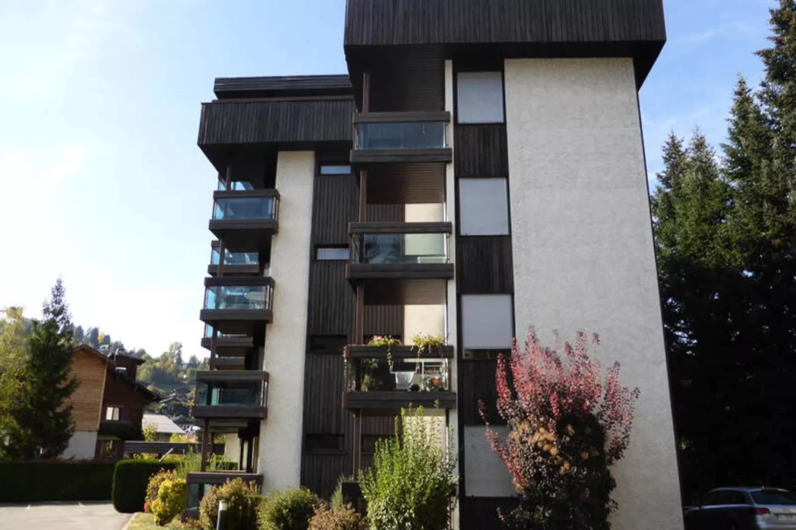 Résidence Castel Des Roches A-Buitenkant zomer