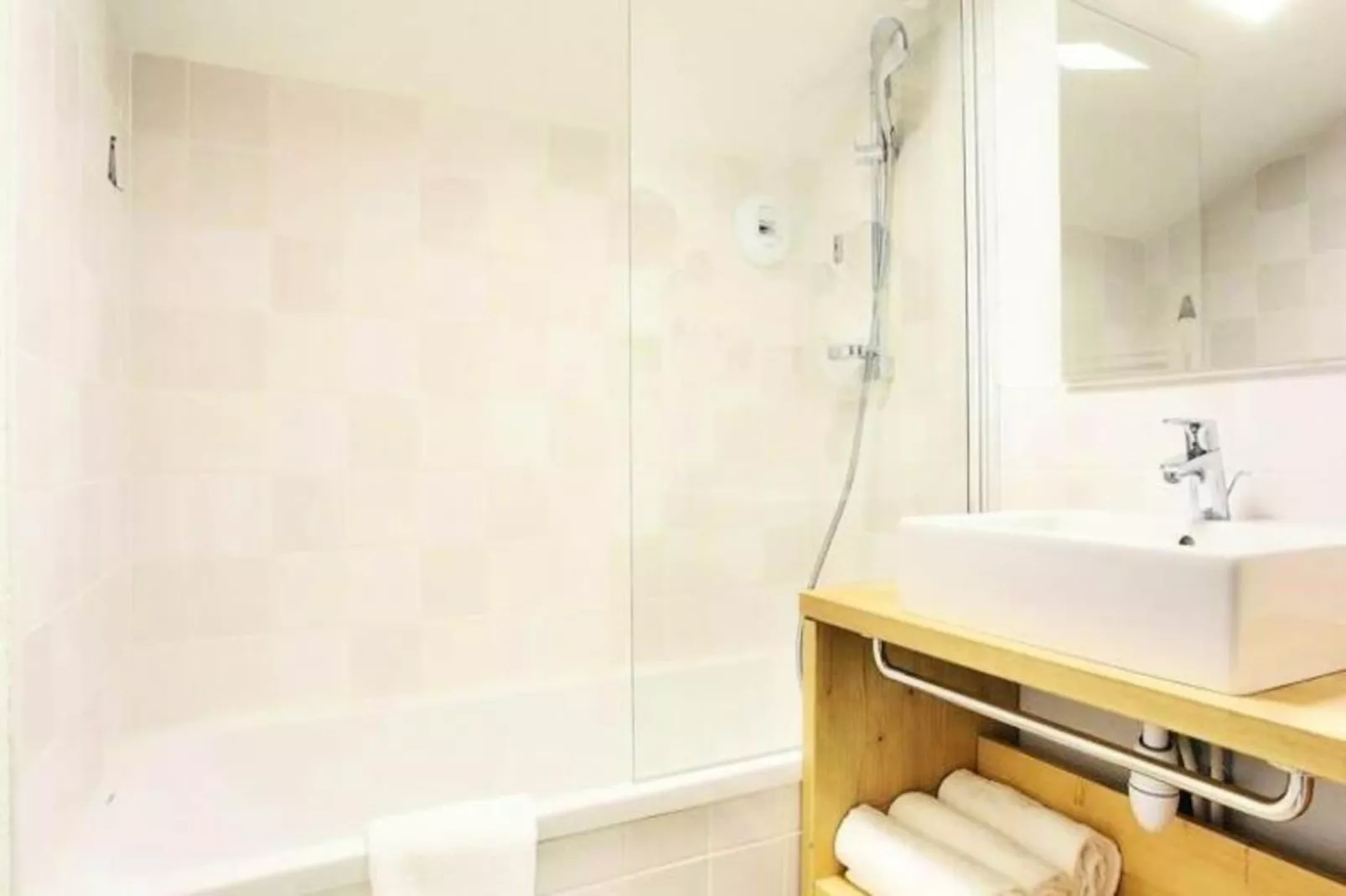 Résidence Prestige Odalys Les Fermes de Châtel-Badkamer