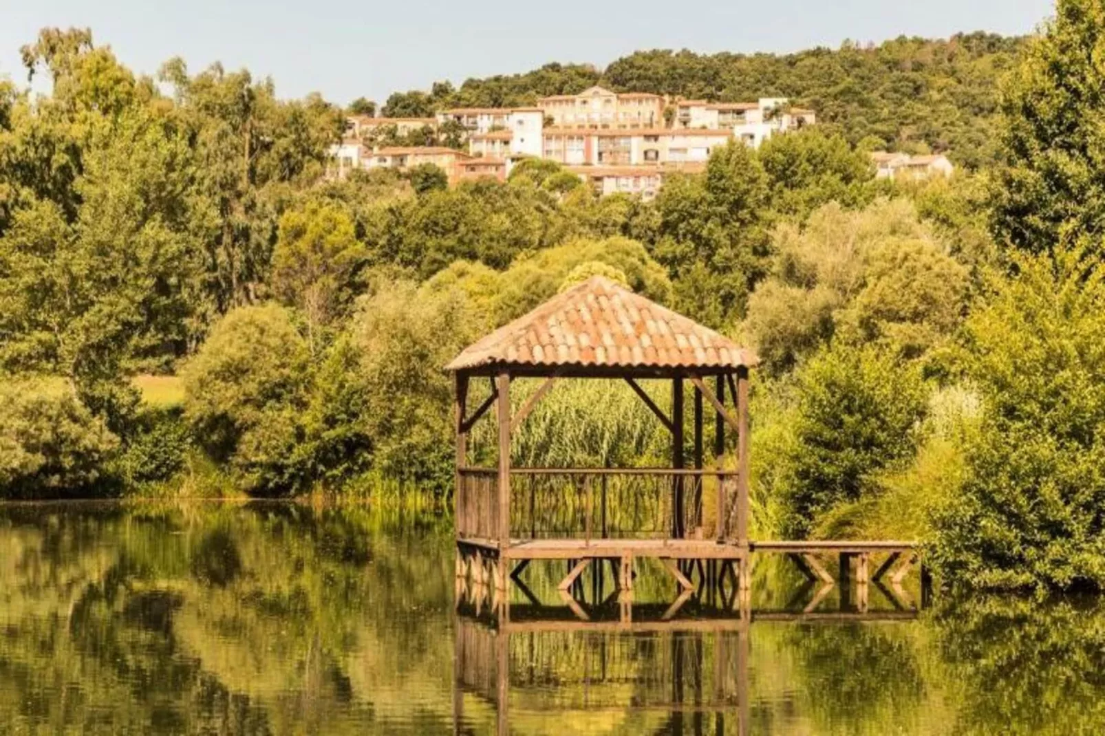 Les Appartements aux Restanques du Golfe de St Tropez - maeva Home-Buitenkant zomer