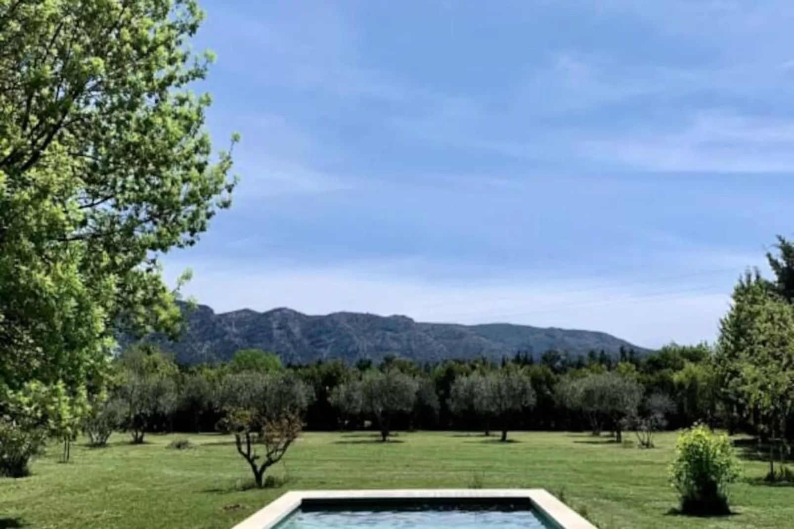 Maison Avec Piscine Et Vue Imprenable Sur Le Luberon-Image-tags.