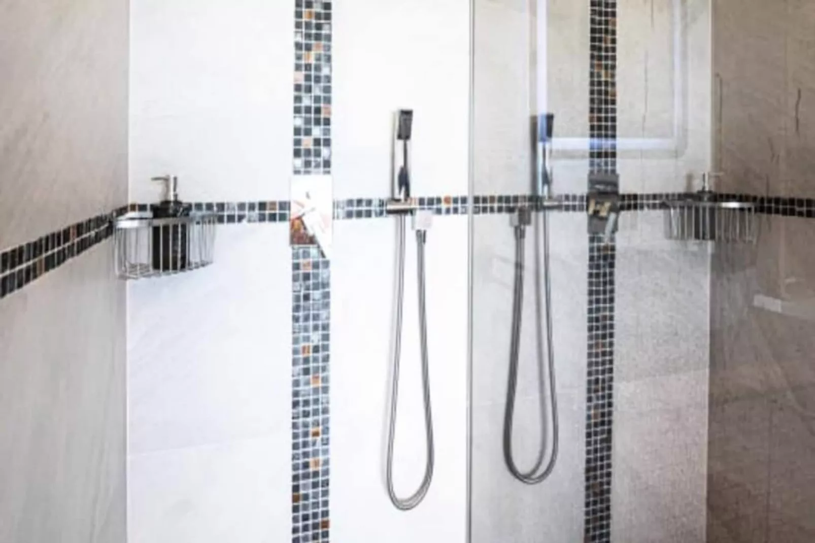 Villa Te Amo-Image-tags.